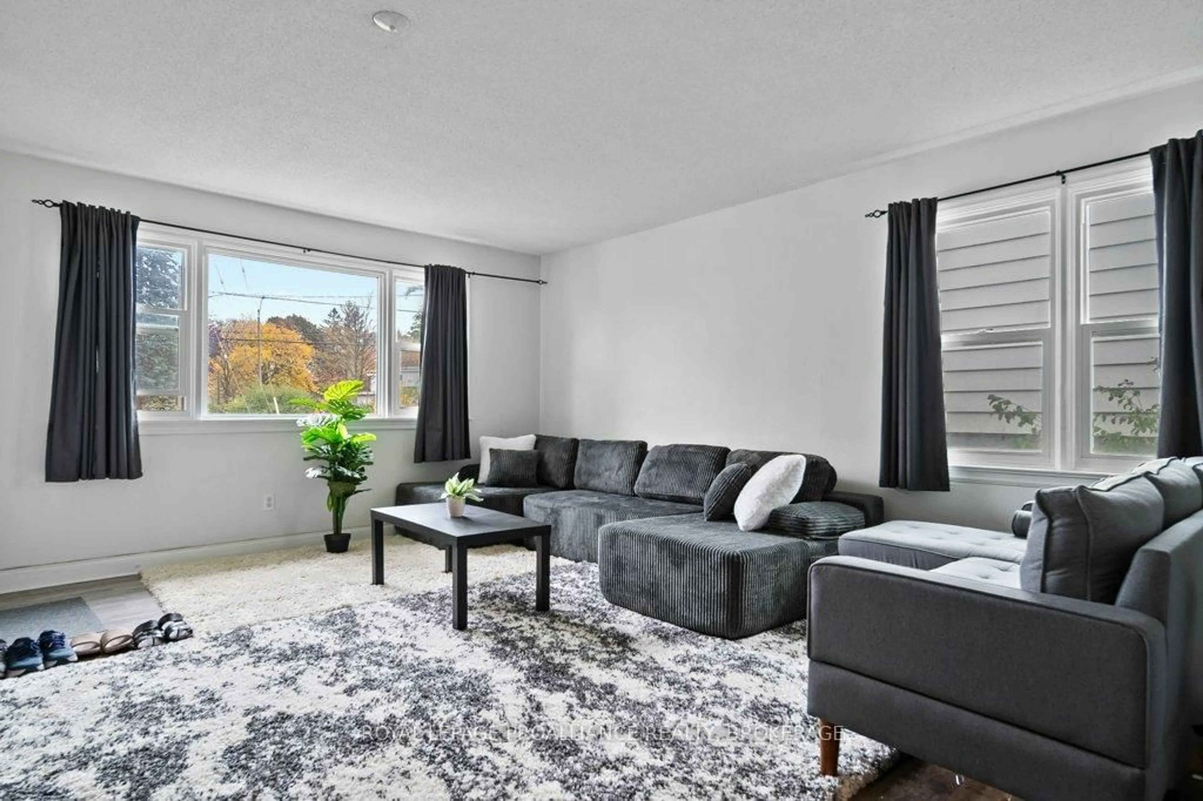 Living room with furniture, unknown for 1348 Princess St, Kingston Ontario K7M 3E2