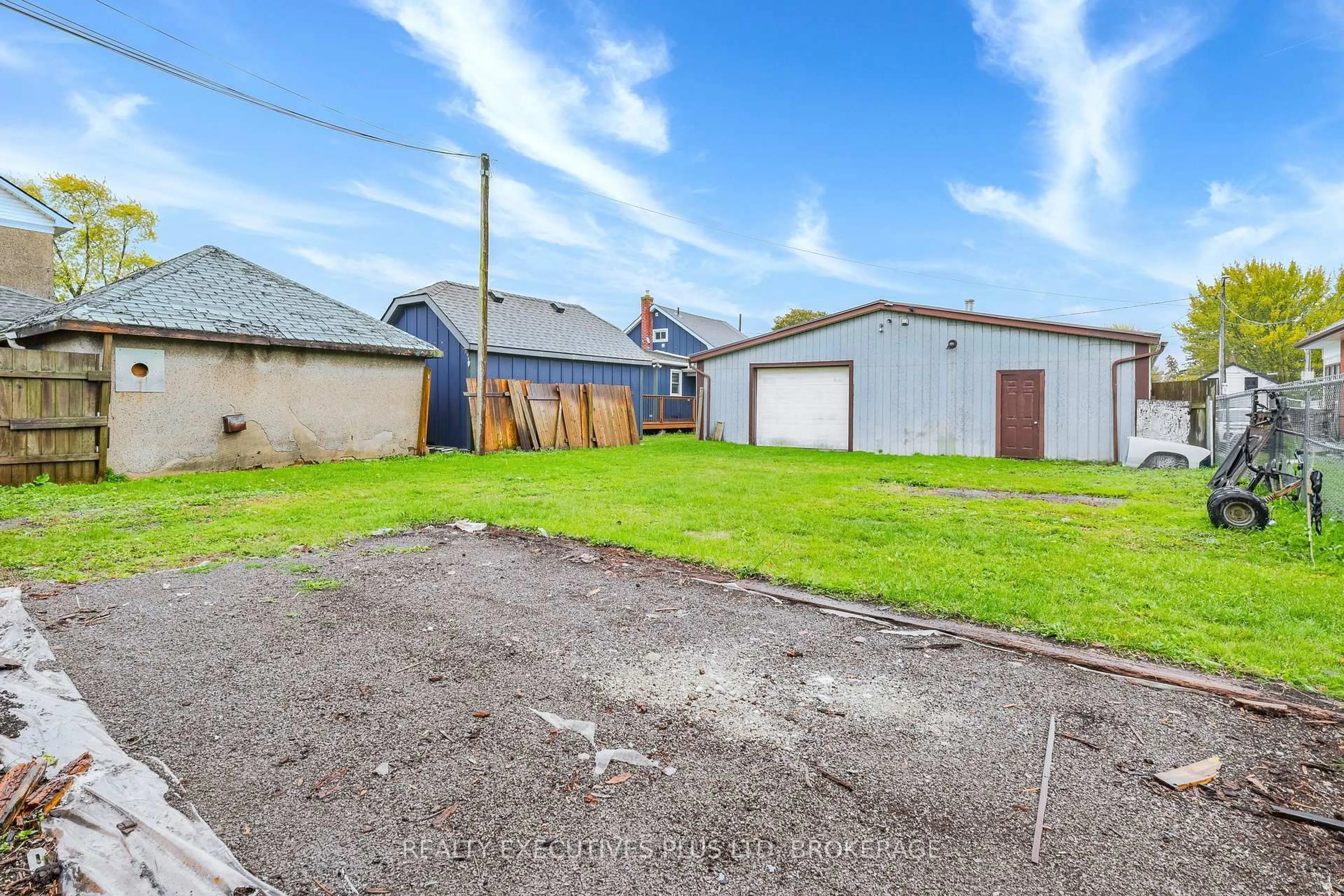 A pic from outside/outdoor area/front of a property/back of a property/a pic from drone, street for 134 Frazer St, Port Colborne Ontario L3K 1E5