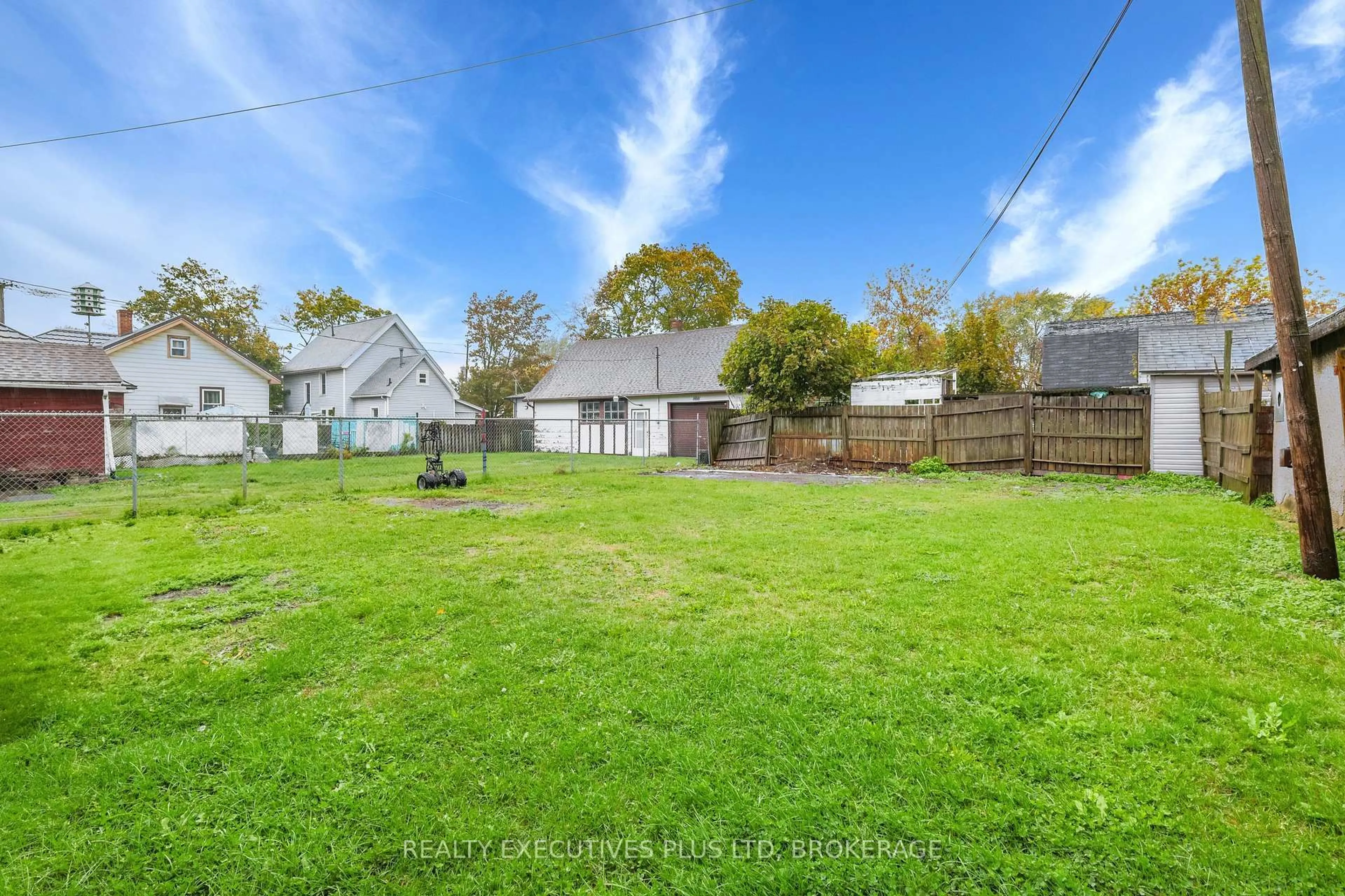 A pic from outside/outdoor area/front of a property/back of a property/a pic from drone, street for 134 Frazer St, Port Colborne Ontario L3K 1E5