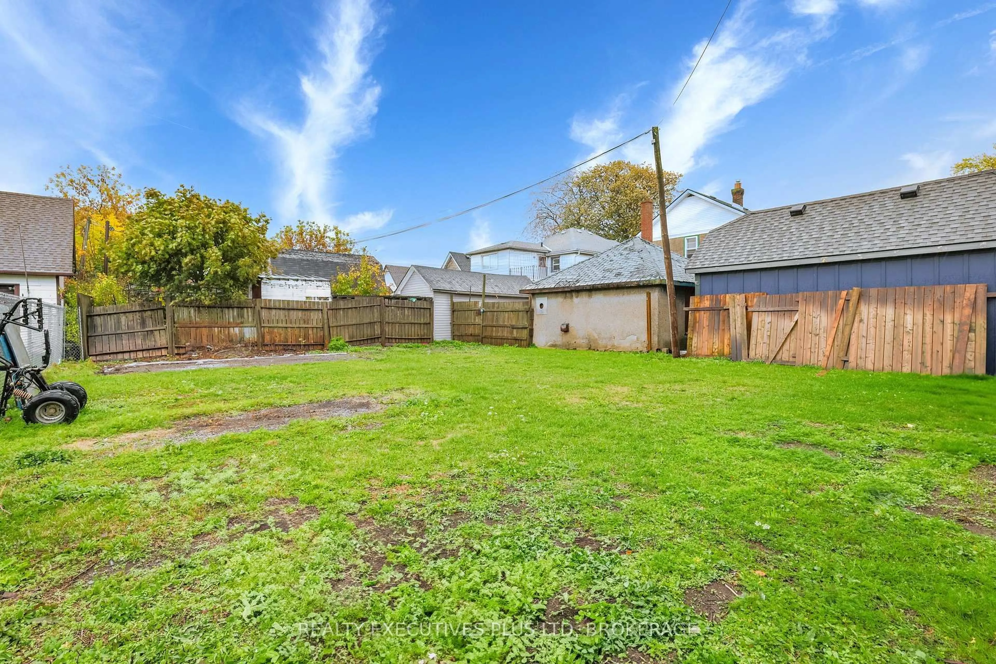 A pic from outside/outdoor area/front of a property/back of a property/a pic from drone, street for 134 Frazer St, Port Colborne Ontario L3K 1E5