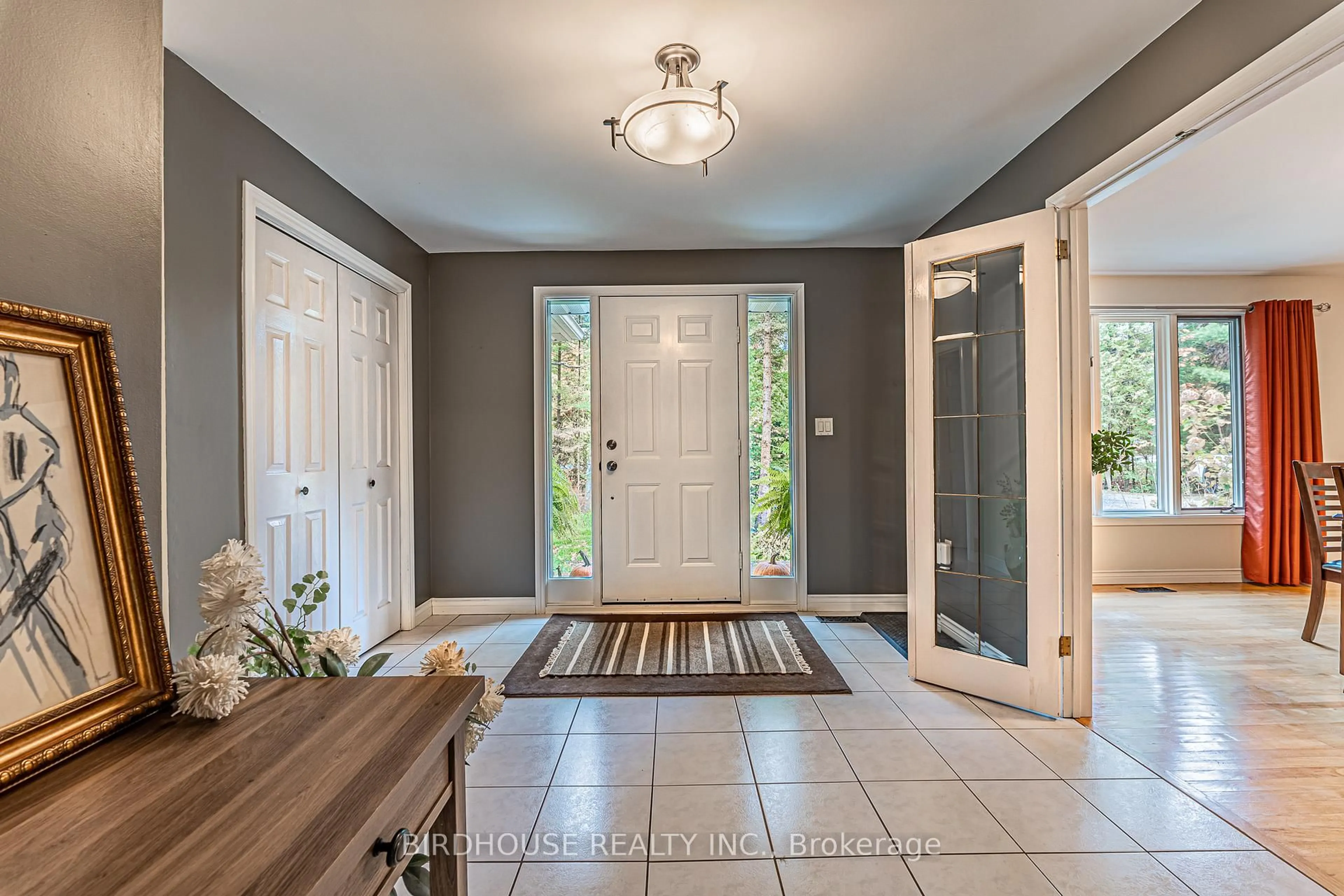 Indoor entryway for 102 Edwina Dr, Trent Lakes Ontario K0M 1A0