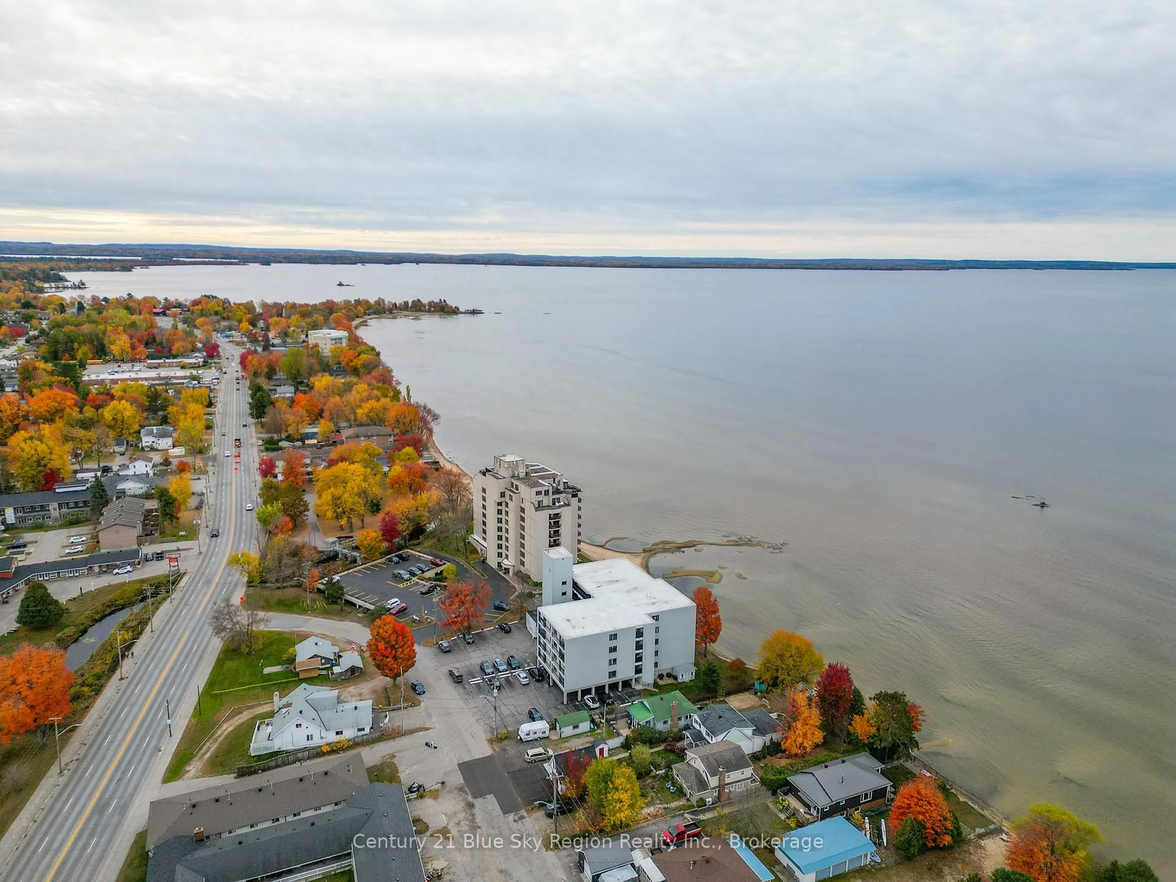 A pic from outside/outdoor area/front of a property/back of a property/a pic from drone, water/lake/river/ocean view for 425 William St #401, North Bay Ontario P1A 1X6