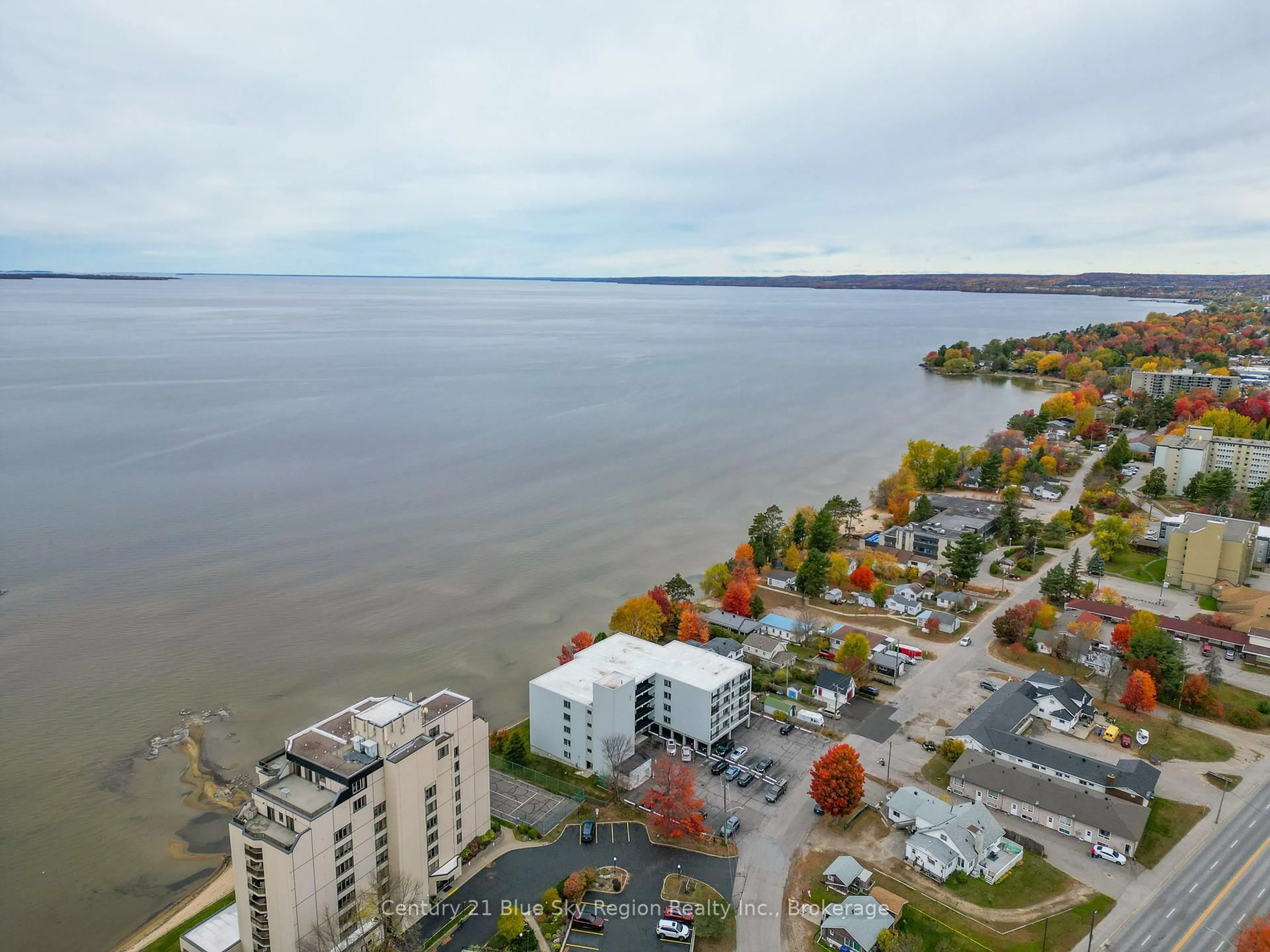 A pic from outside/outdoor area/front of a property/back of a property/a pic from drone, water/lake/river/ocean view for 425 William St #401, North Bay Ontario P1A 1X6