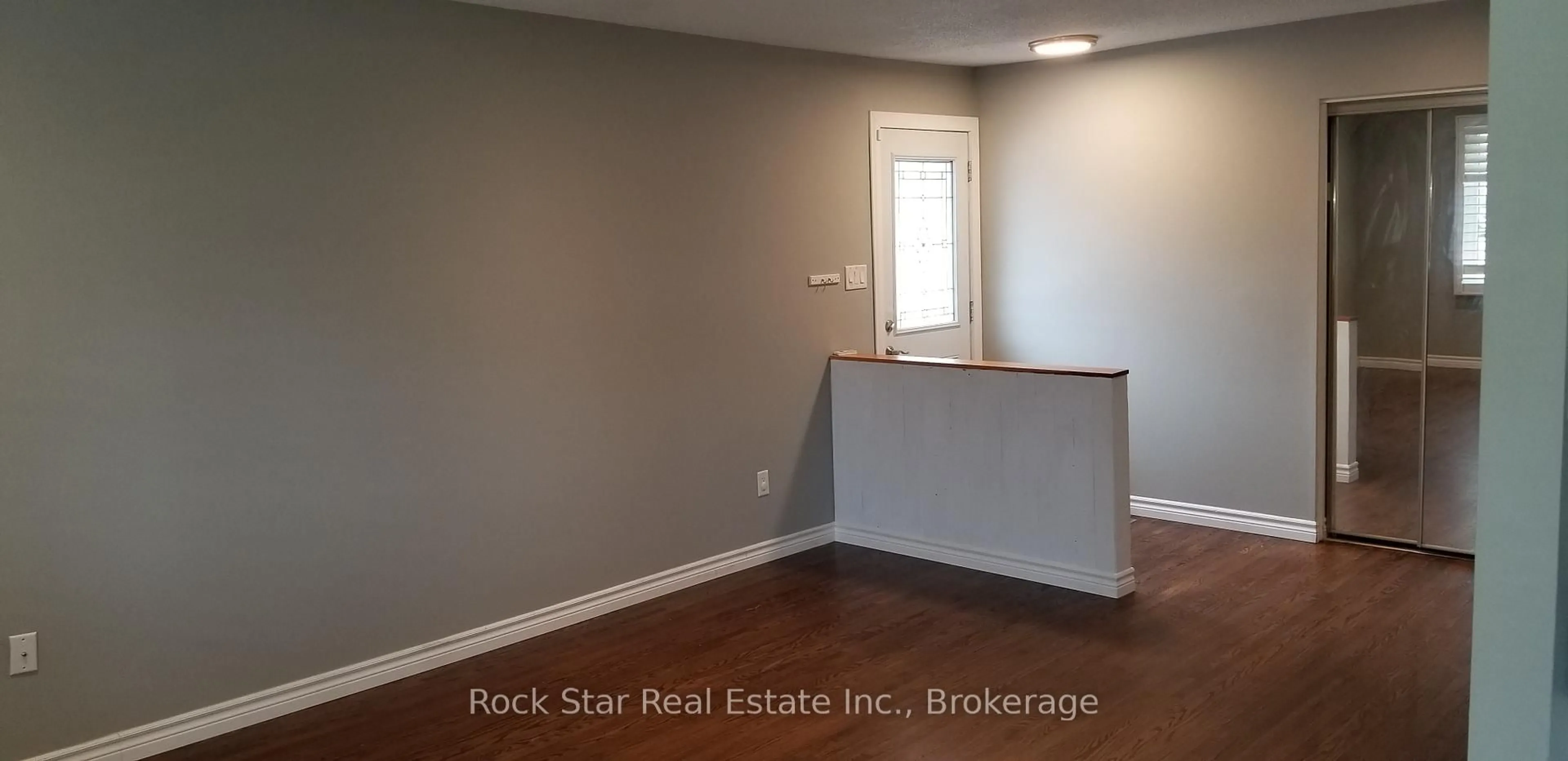 A pic of a room for 562 Greenhill Ave, Hamilton Ontario L8K 5E8