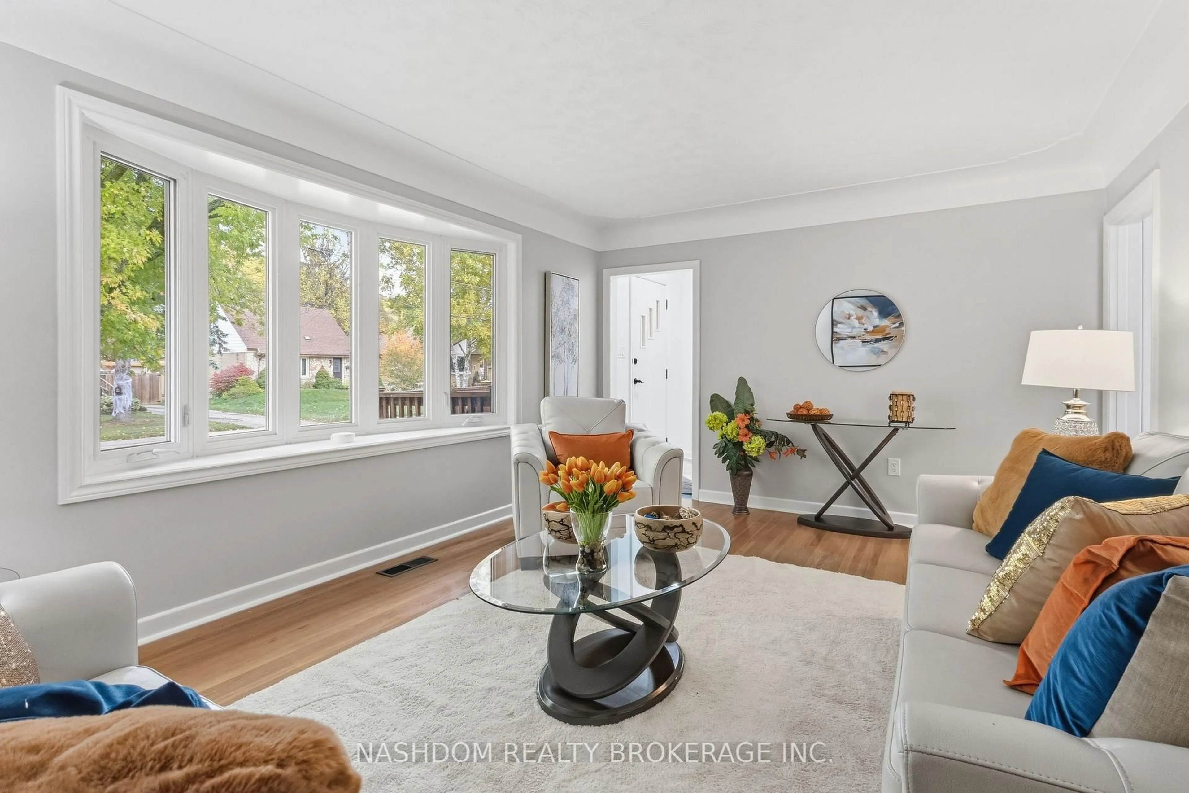 Living room with furniture, unknown for 9 McKay Rd, Hamilton Ontario L9H 1H6