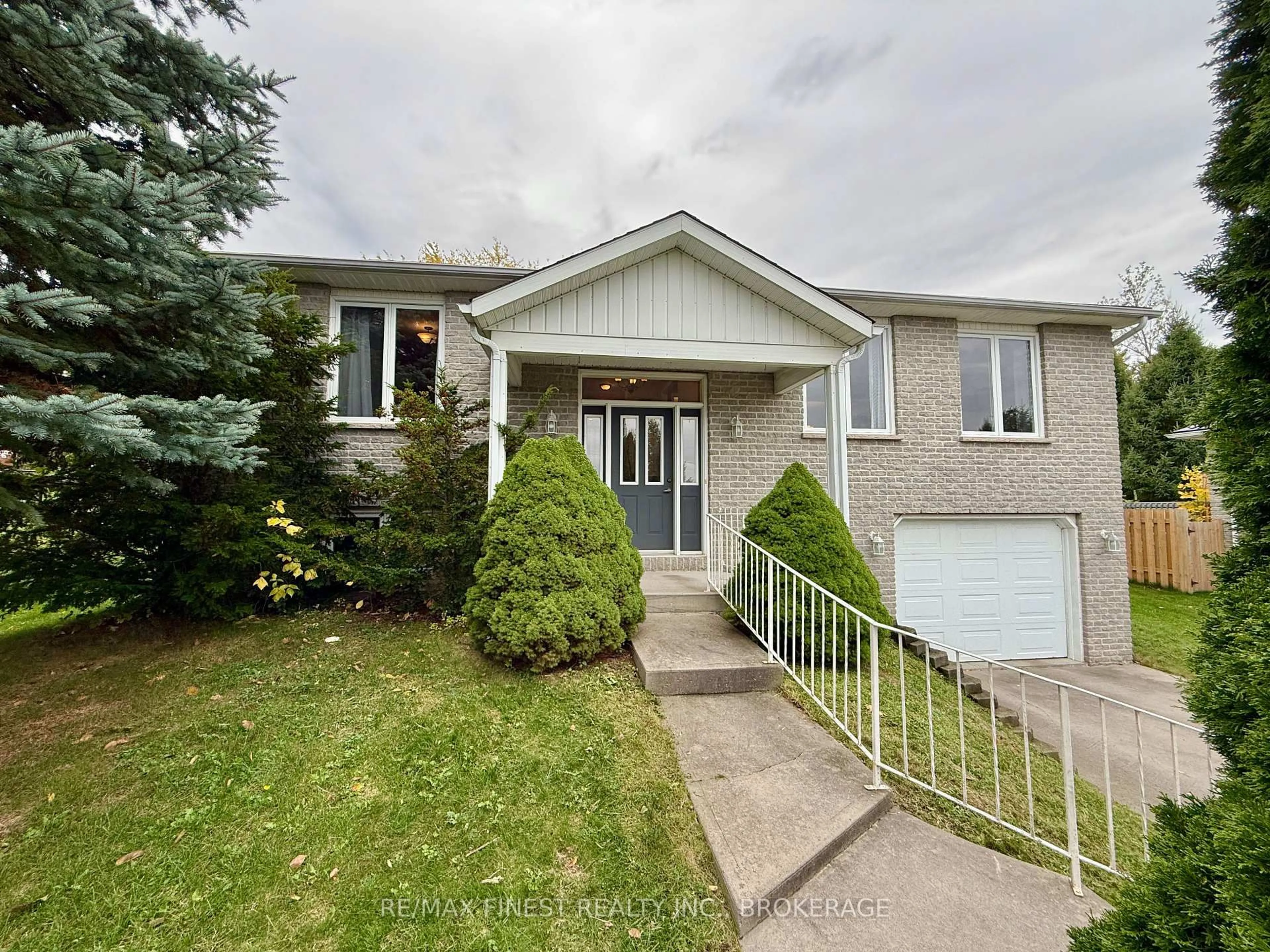Unknown for 812 Palace Rd, Greater Napanee Ontario K7R 3K9