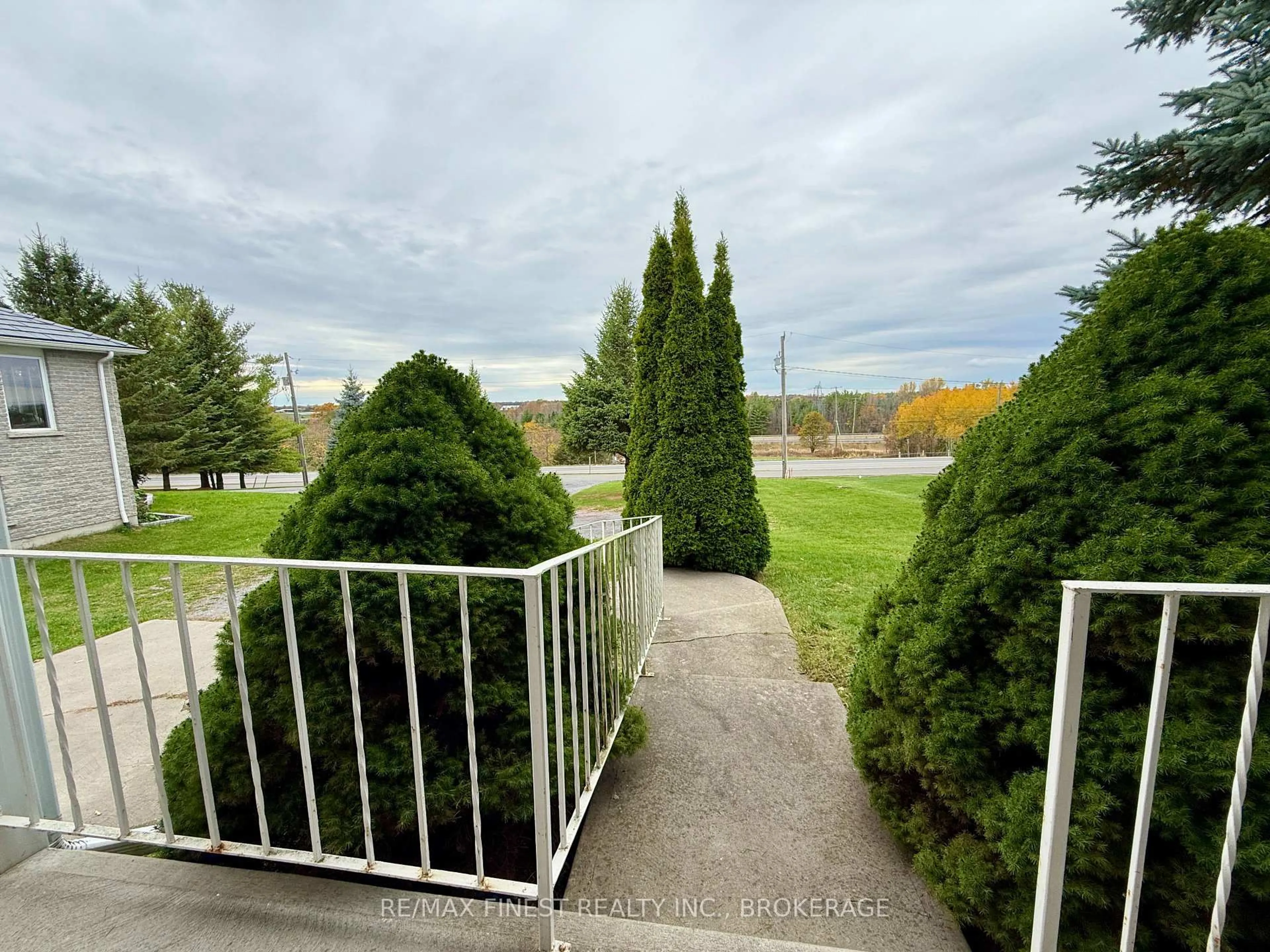 A pic from outside/outdoor area/front of a property/back of a property/a pic from drone, unknown for 812 Palace Rd, Greater Napanee Ontario K7R 3K9