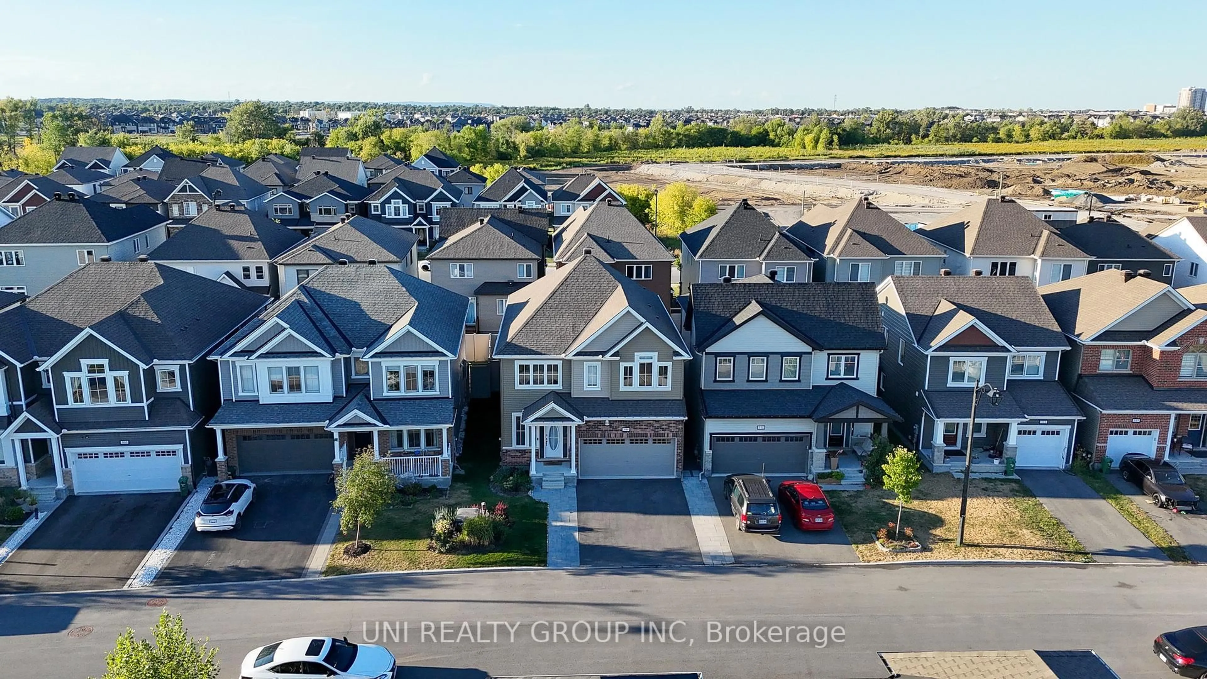 A pic from outside/outdoor area/front of a property/back of a property/a pic from drone, street for 309 PROXIMA Terr, Ottawa Ontario K2J 6T1