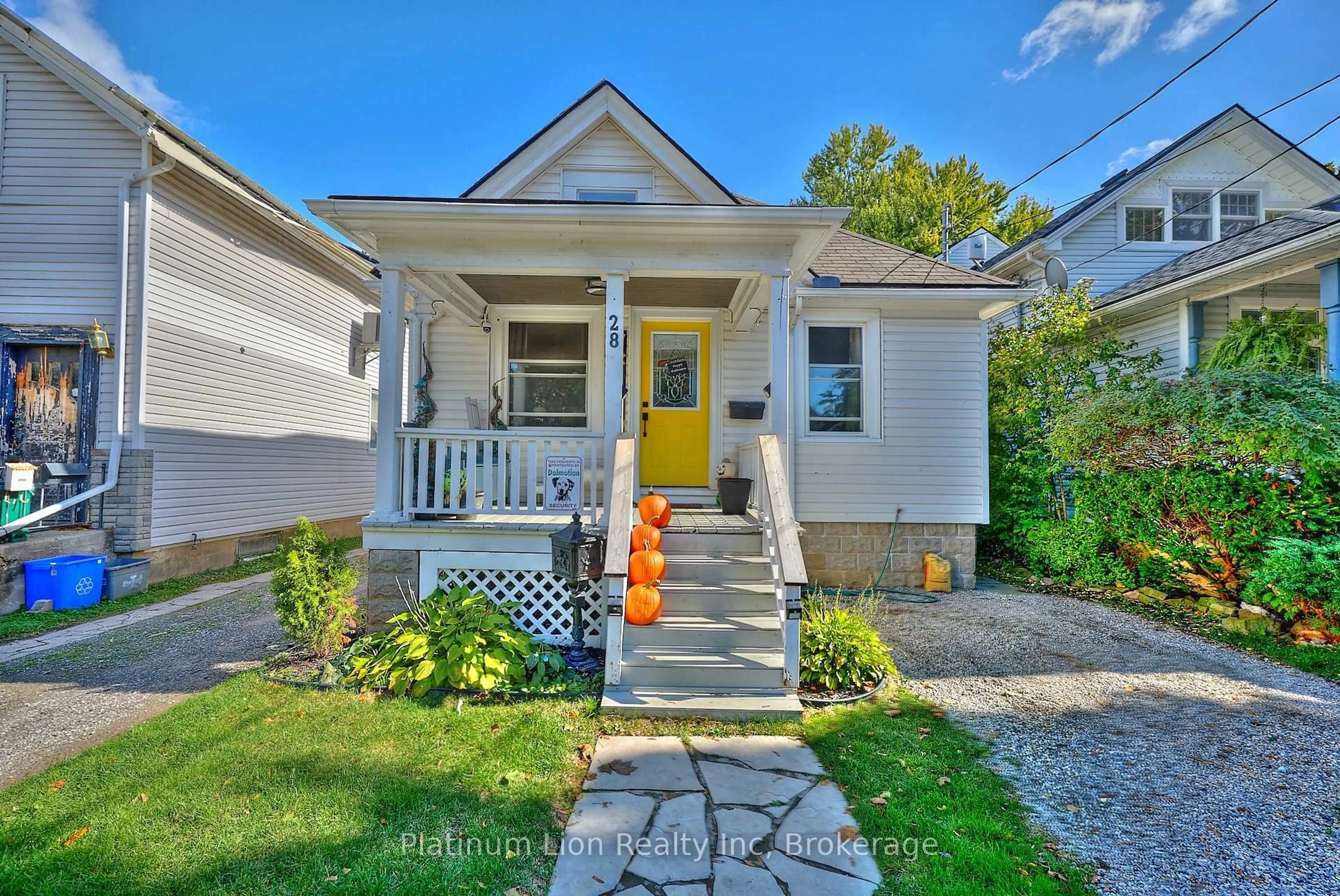 Unknown for 28 Haynes Ave, St. Catharines Ontario L2R 3Z1