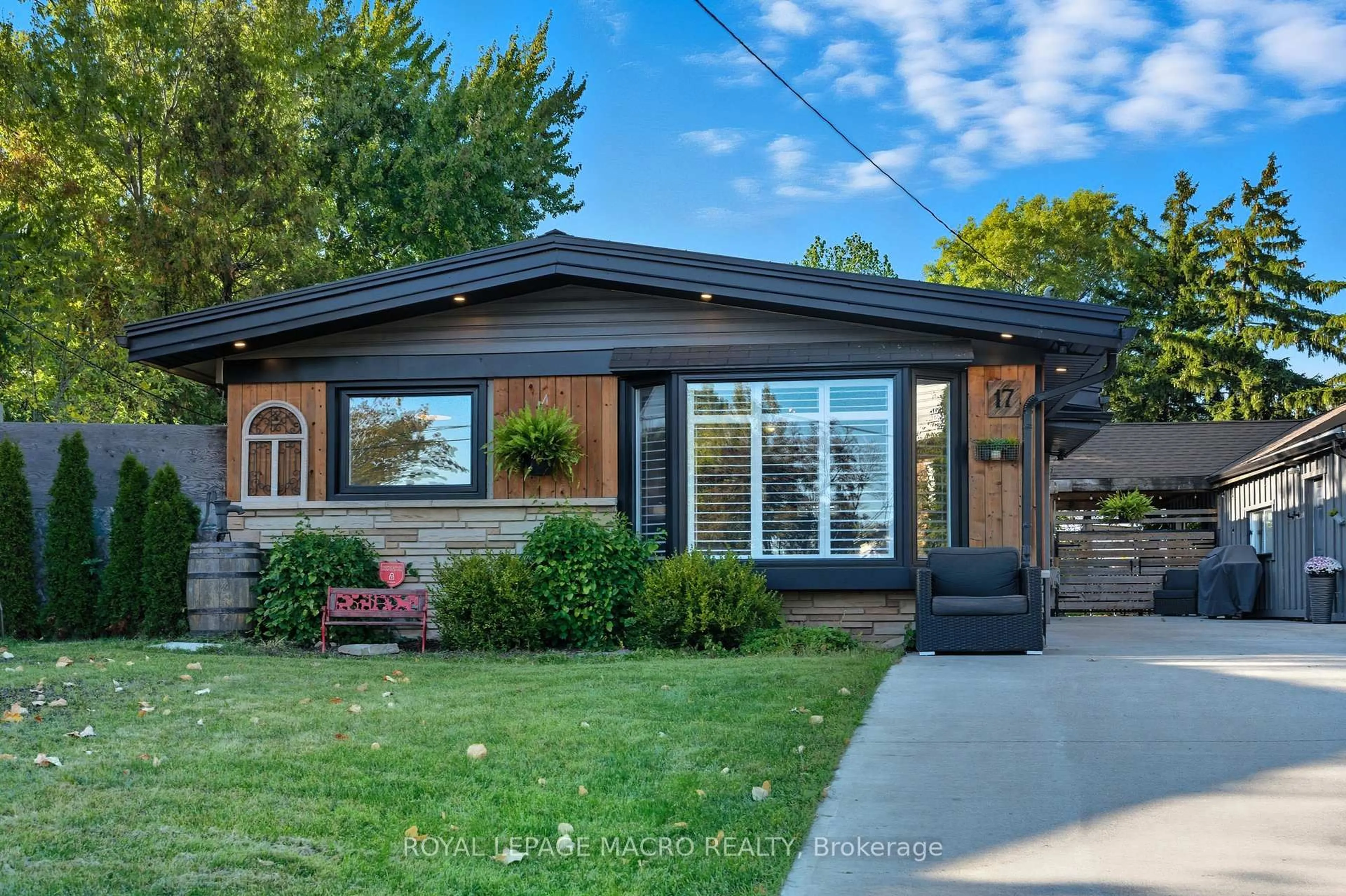 Home with vinyl exterior material, street for 17 Carmen Ave, Hamilton Ontario L8V 2H5