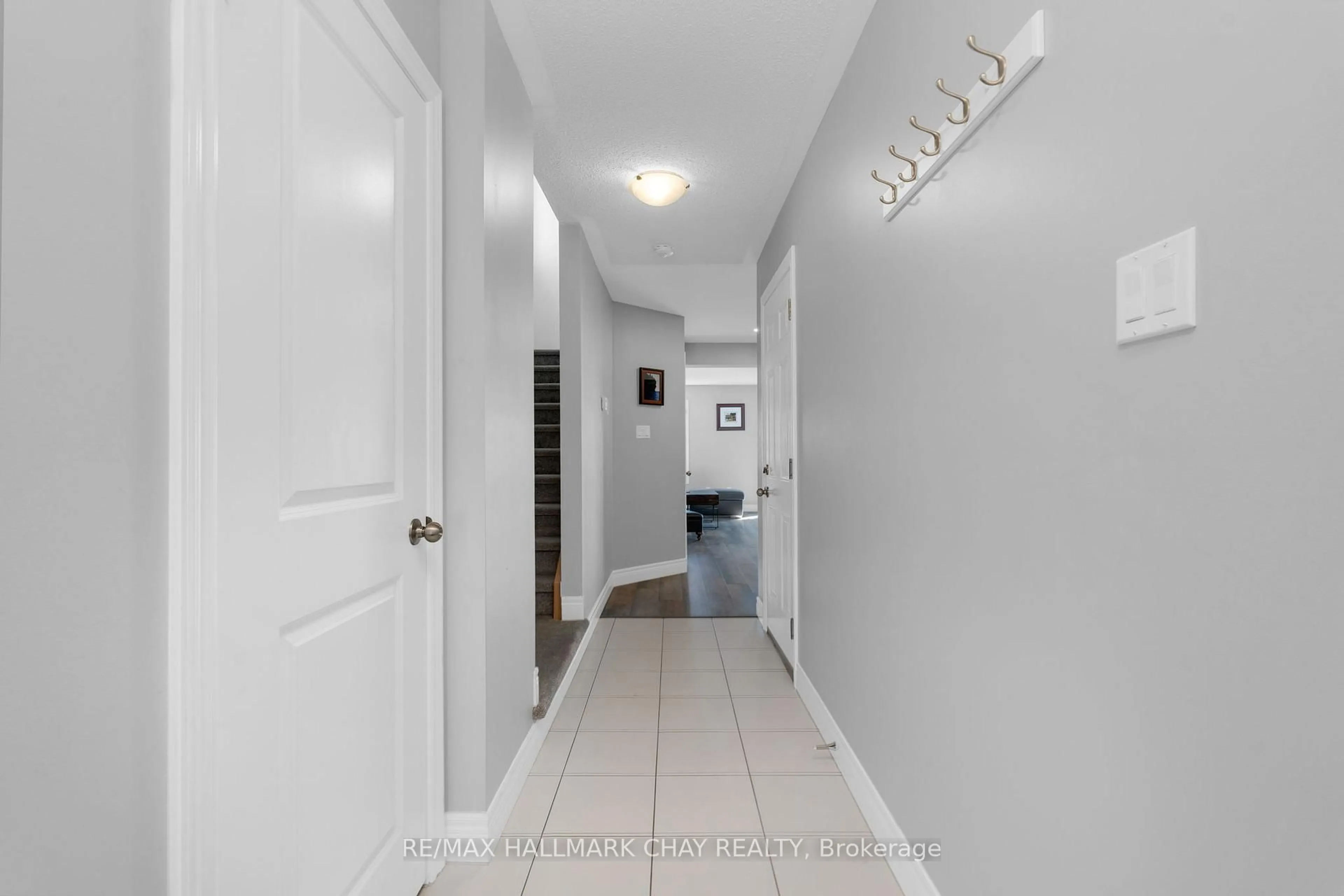 Indoor entryway for 14 Nicole Park Pl, Bracebridge Ontario P1L 0C8