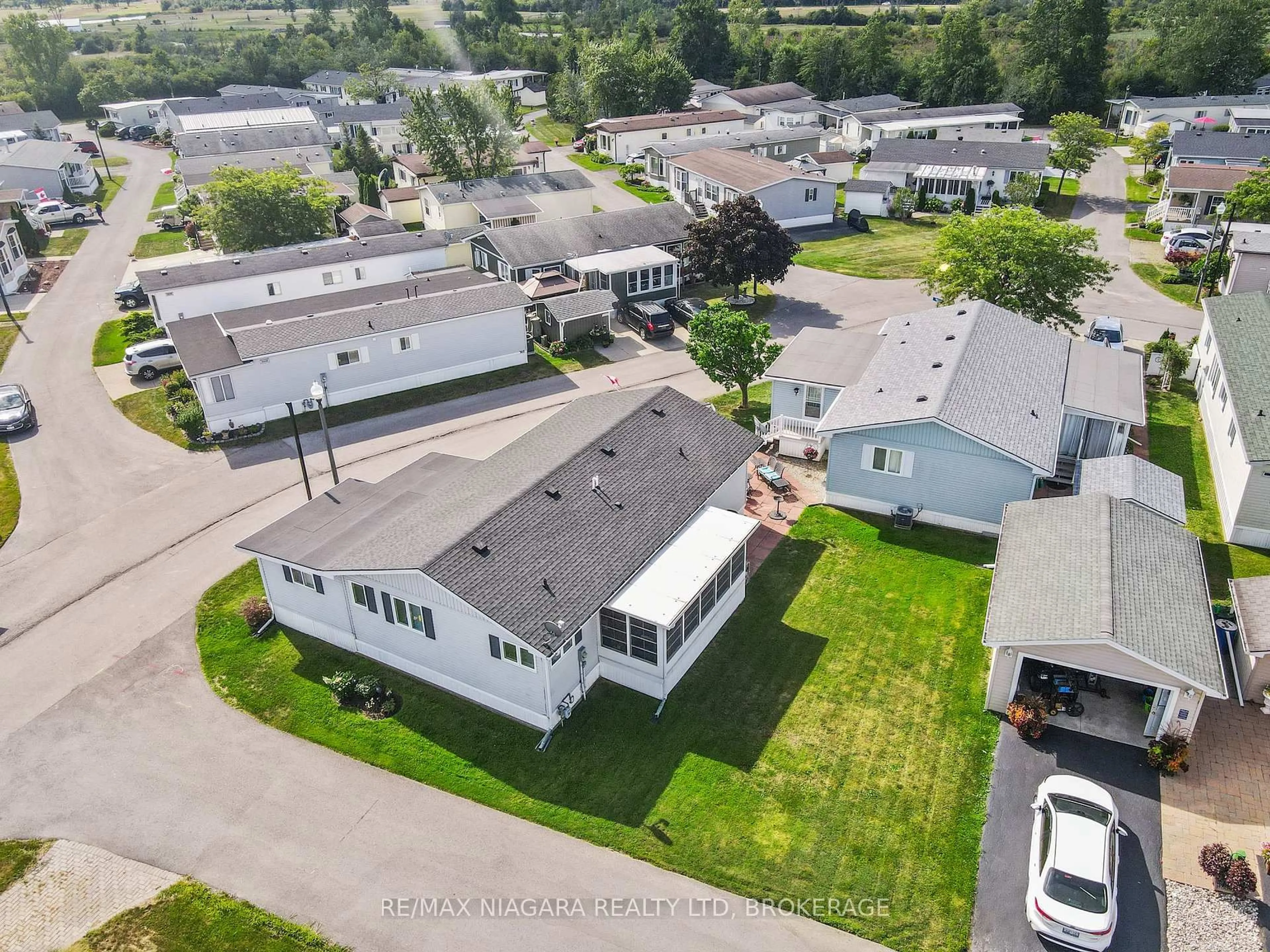A pic from outside/outdoor area/front of a property/back of a property/a pic from drone, street for 3033 TOWNLINE Rd #317, Fort Erie Ontario L0S 1S1