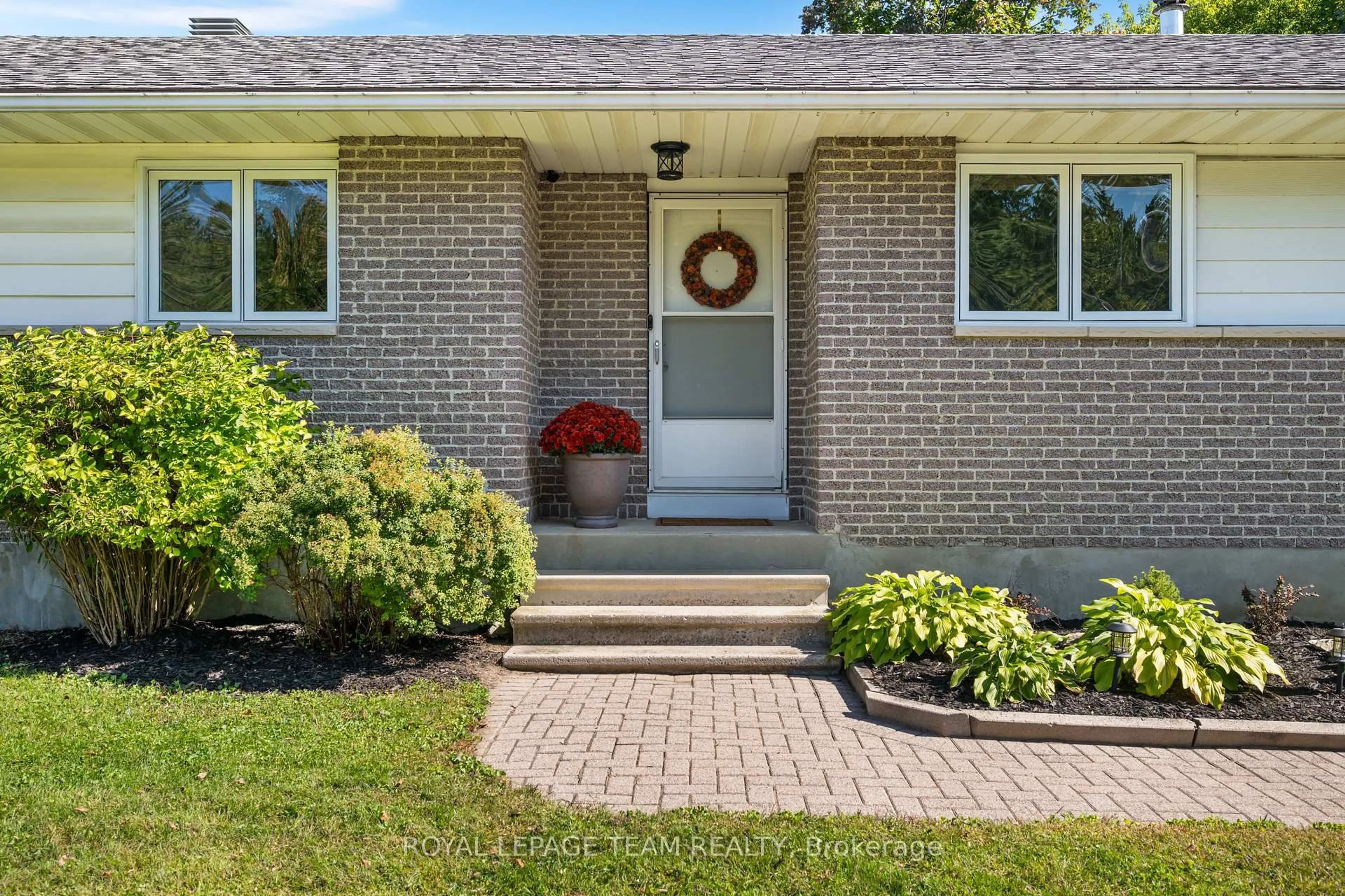 Home with brick exterior material, street for 6521 Jack Pine Cres, Greely Ontario K4P 1E1