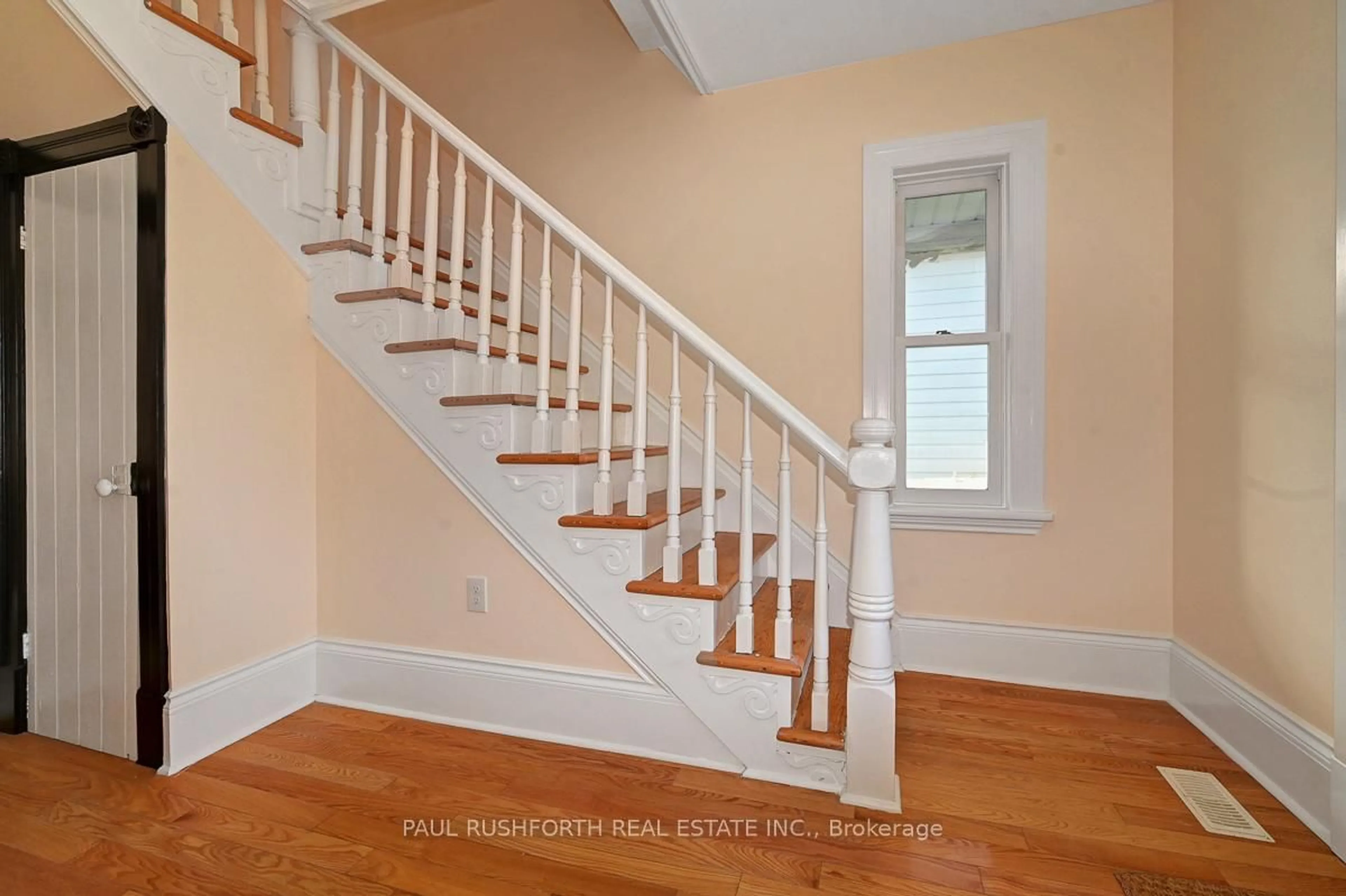 Stairs for 88 Owen St, Lanark Ontario K0G 1K0