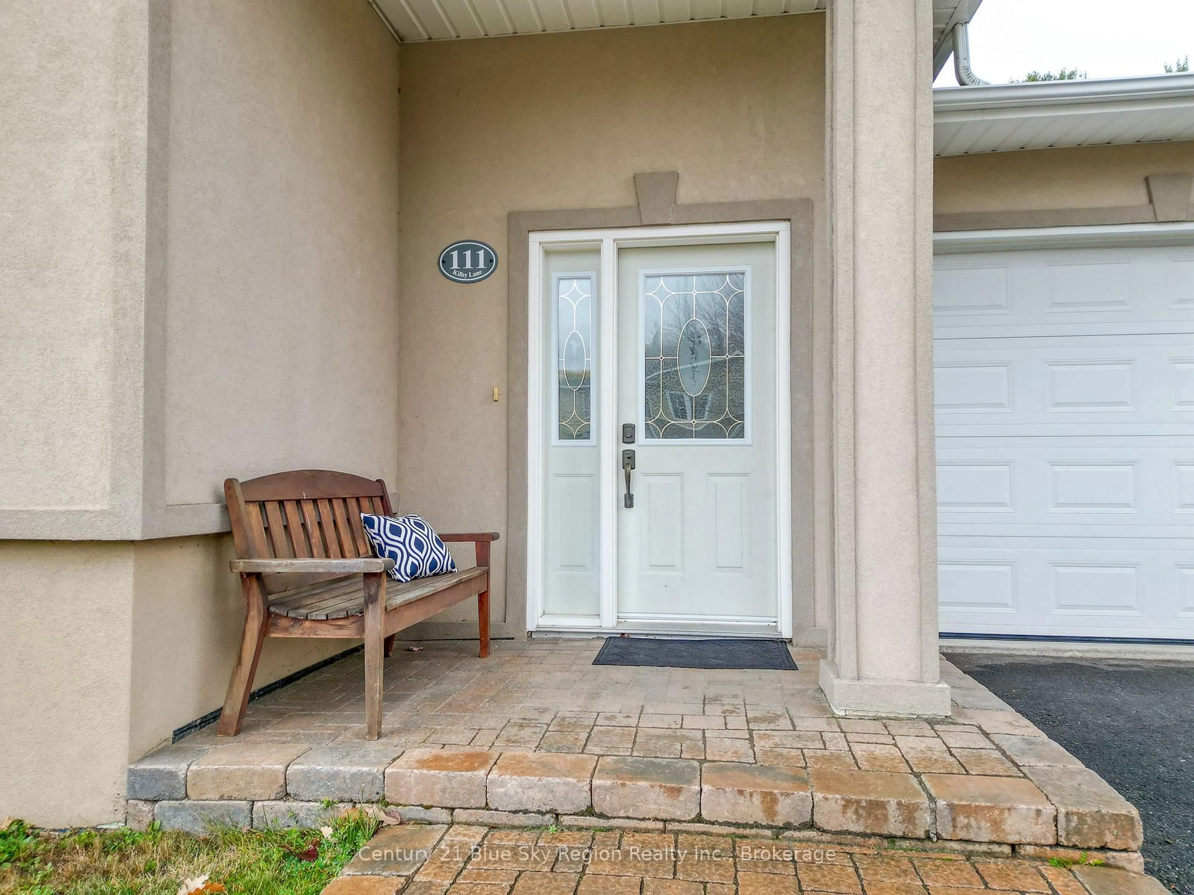Indoor entryway for 111 Kilby Lane, Callander Ontario P0H 1H0