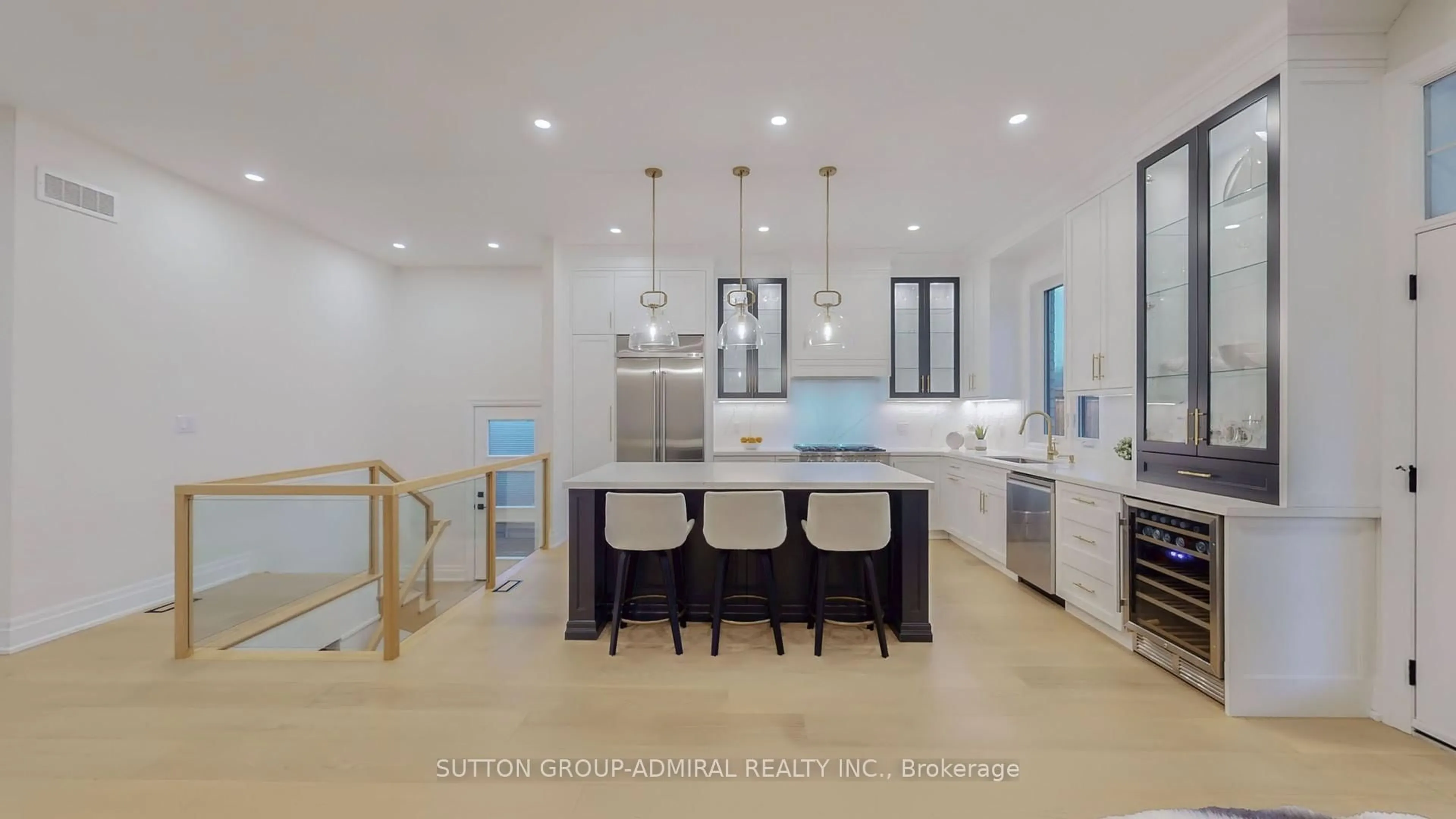 Open concept kitchen, ceramic/tile floor for 146 Hetram Crt, Fort Erie Ontario L0S 1B0