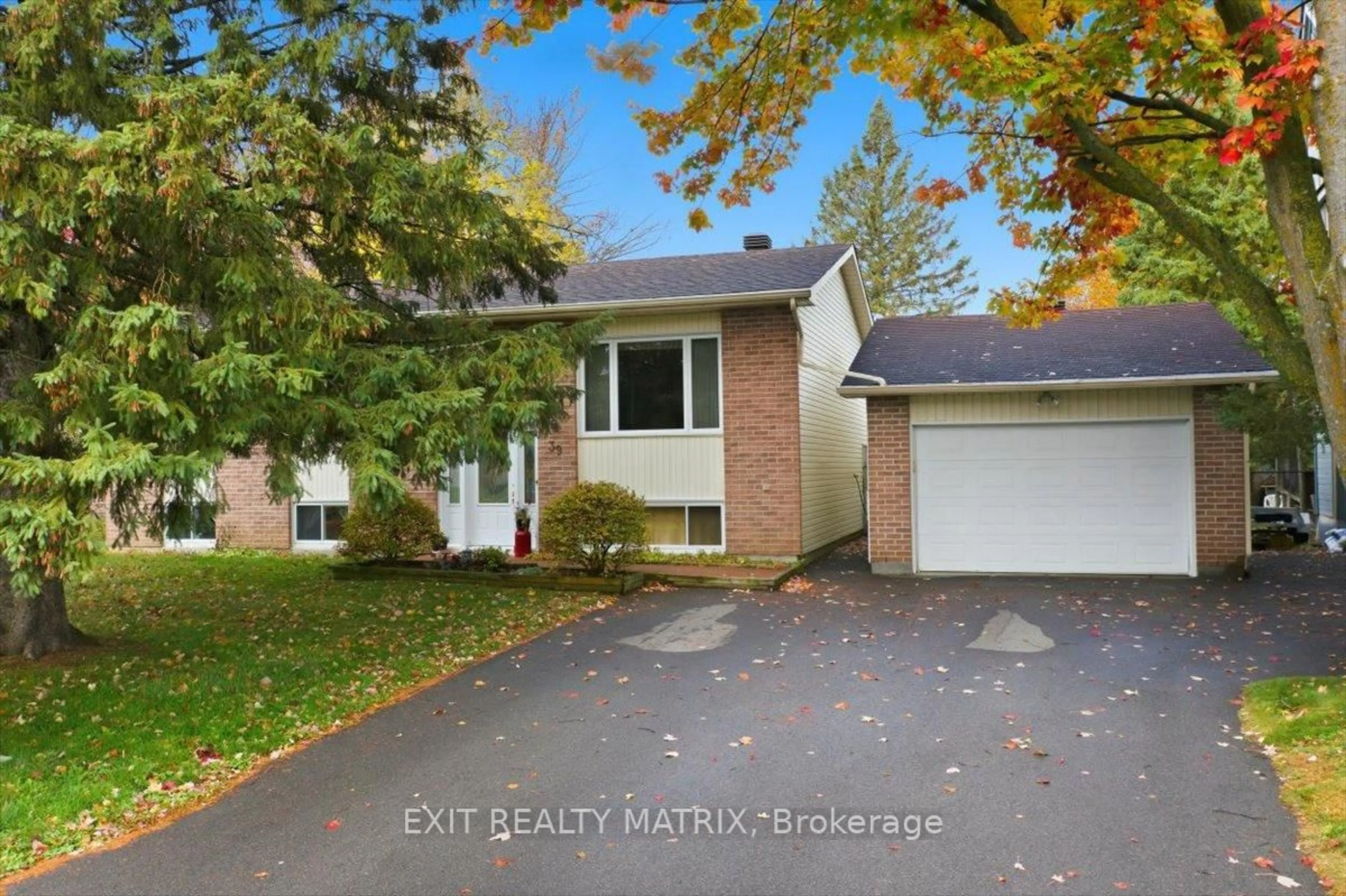 Unknown for 39 GEORGE St, Russell Ontario K4R 1C2