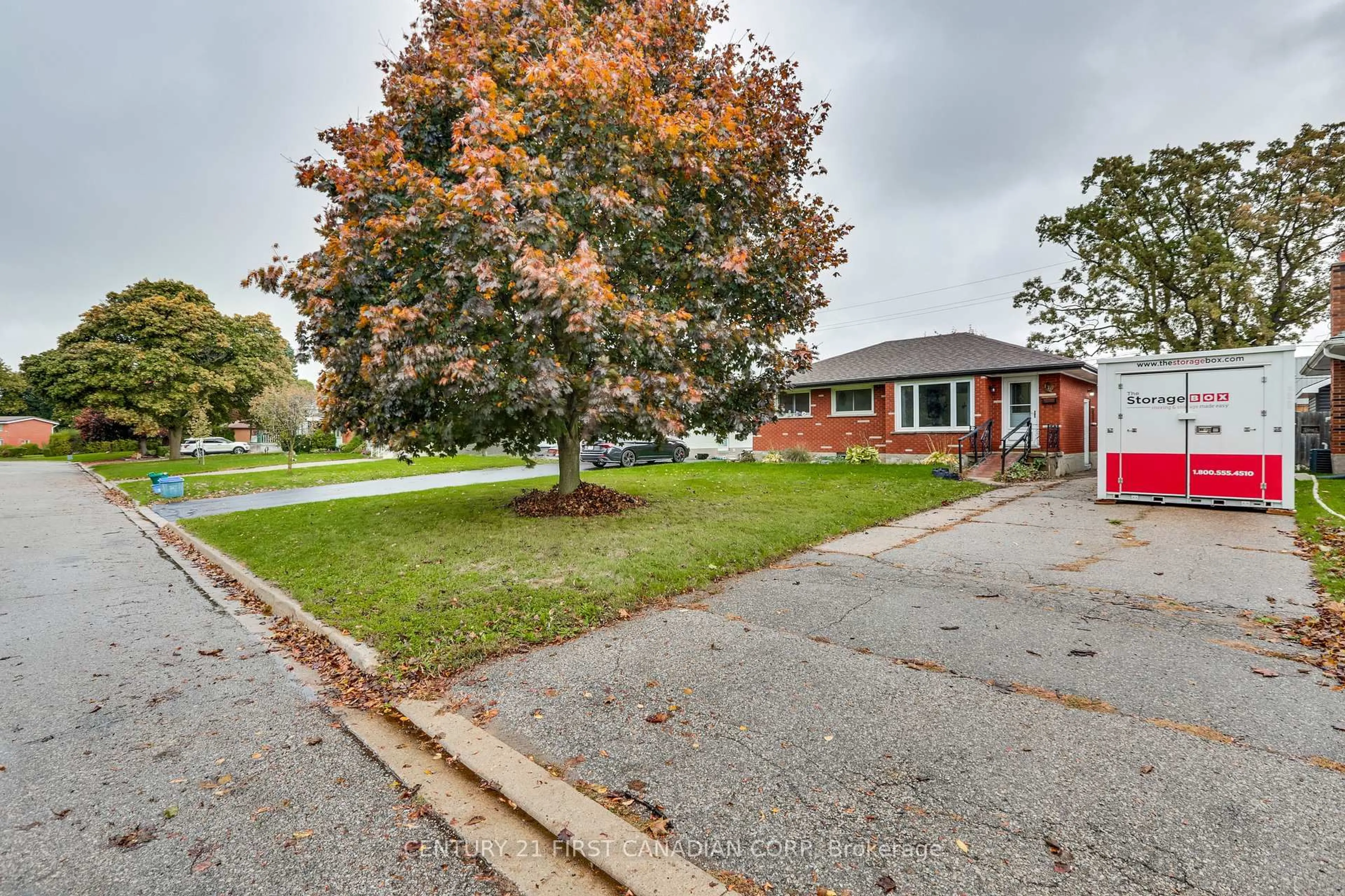 Home with brick exterior material, street for 110 Alison Ave, Cambridge Ontario N1R 1N4
