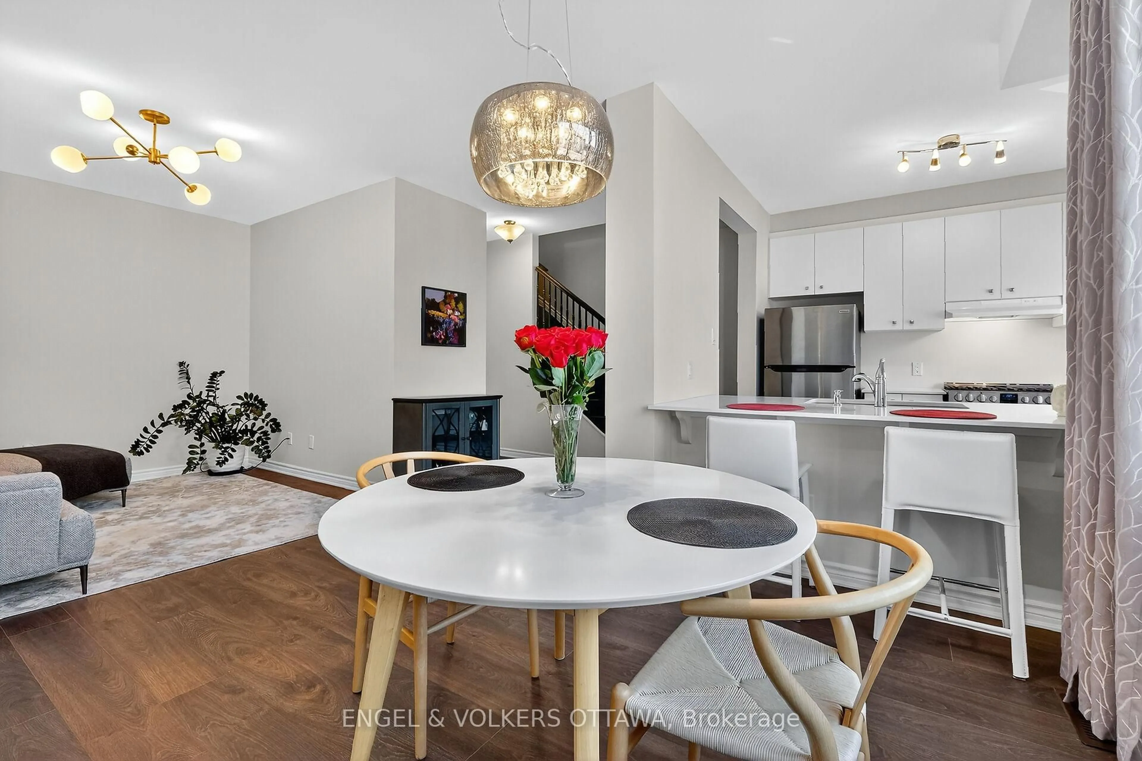 Open concept kitchen, unknown for 827 Kiniw Private, Ottawa Ontario K1K 5A3