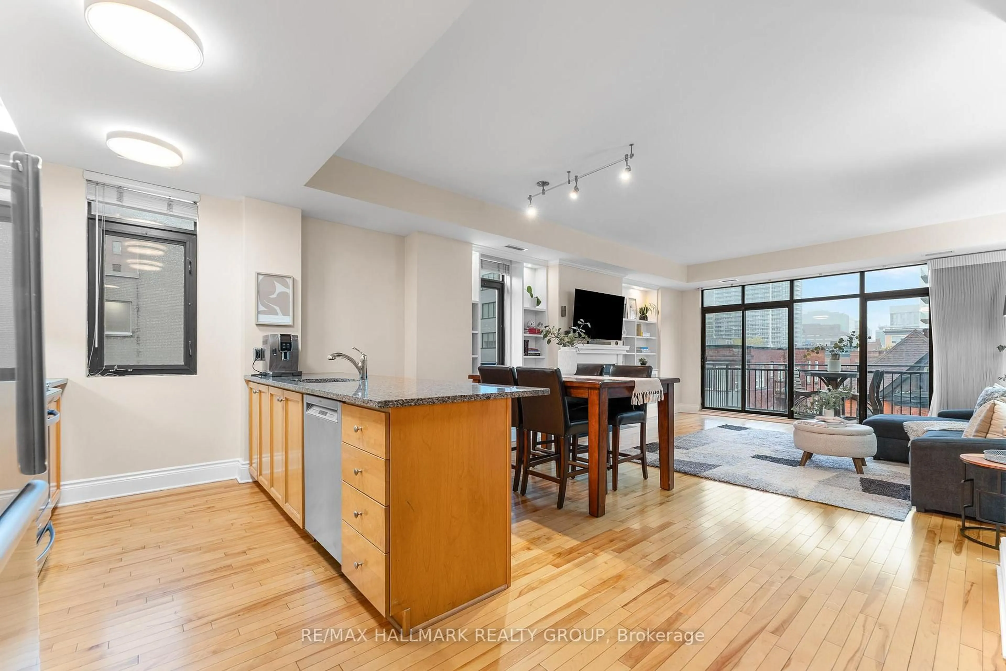 Open concept kitchen, unknown for 374 Cooper St #401, Ottawa Ontario K2P 2P4