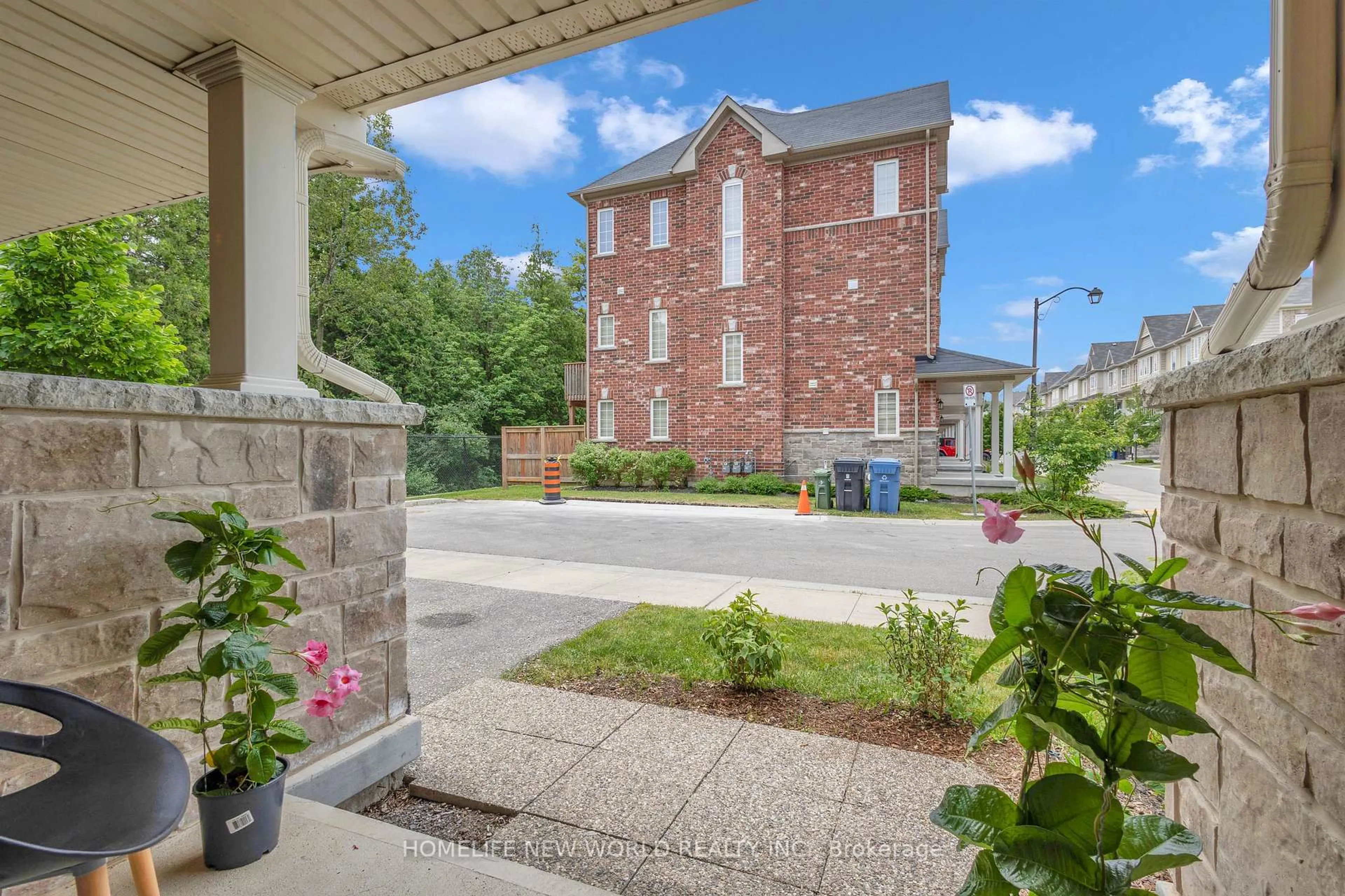 Patio, street for 88 Decorso Dr #71, Guelph Ontario N1L 0A9