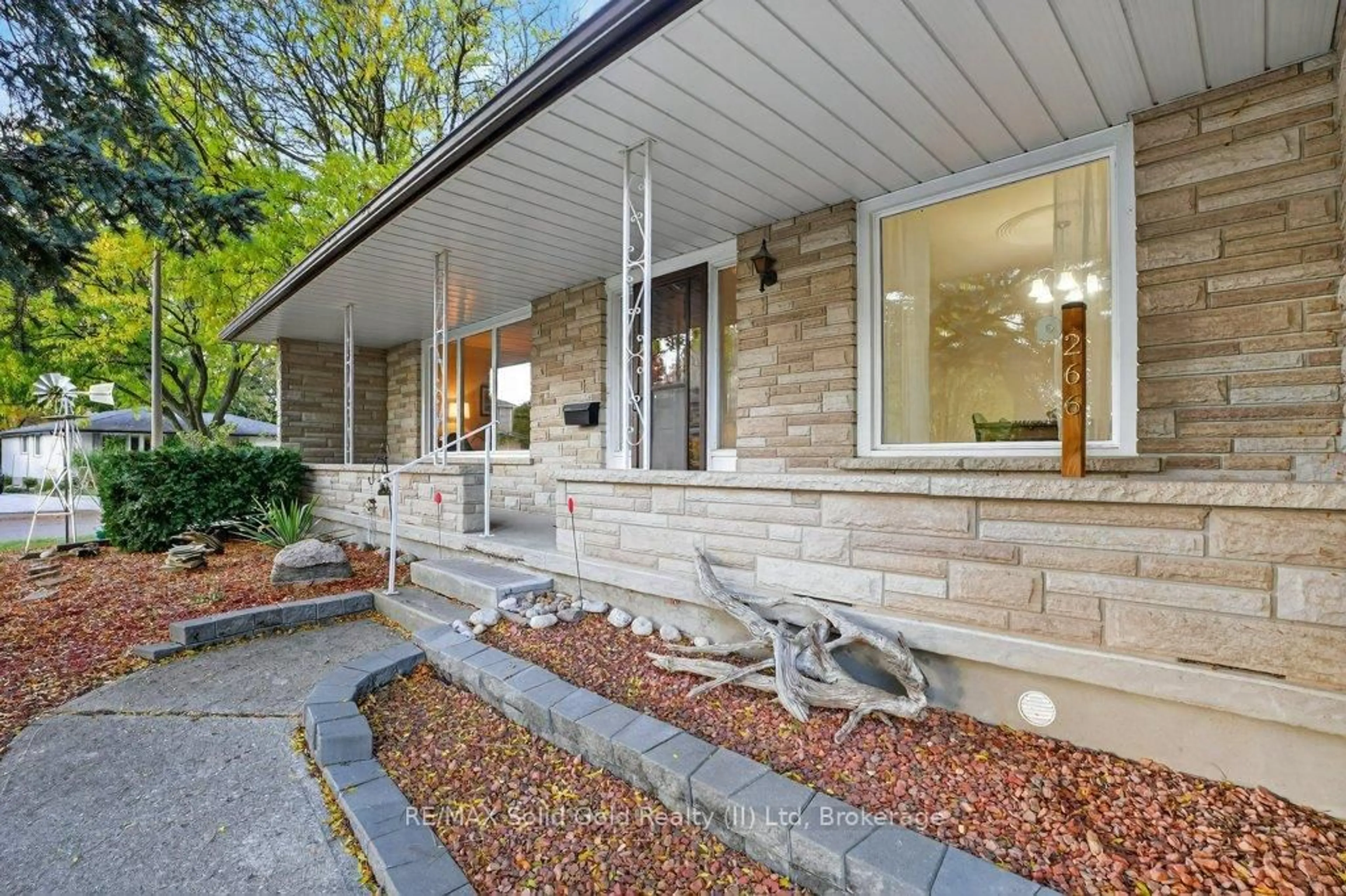 Unknown for 266 Grangewood Crt, Waterloo Ontario N2K 2E7
