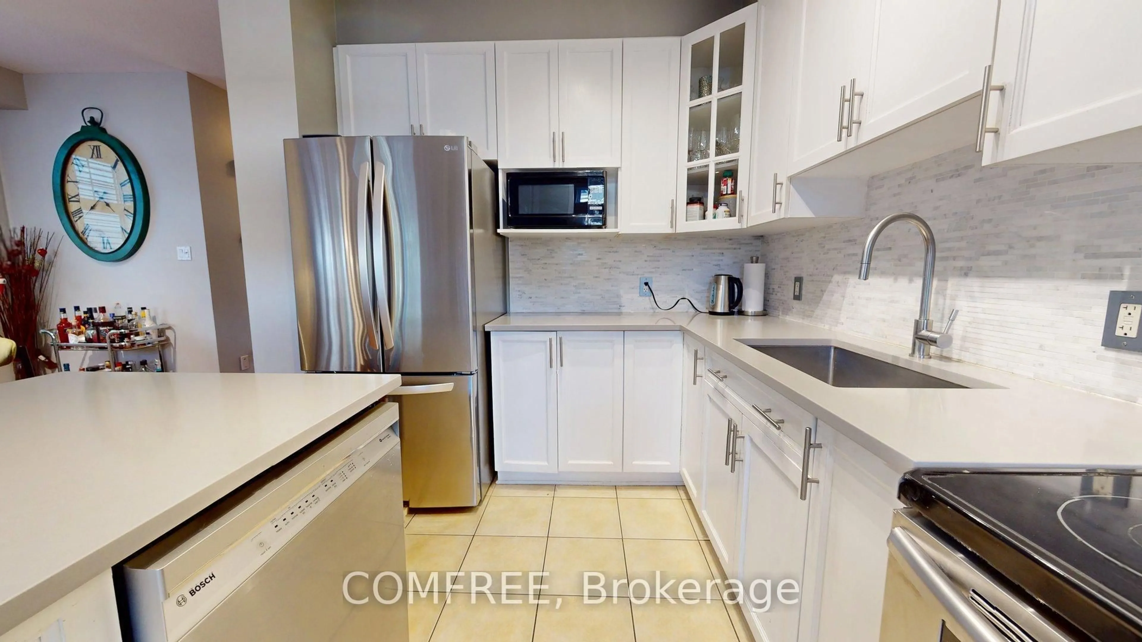 Standard kitchen, ceramic/tile floor for 29D Cresthaven Dr, Ottawa Ontario K2G 6T8