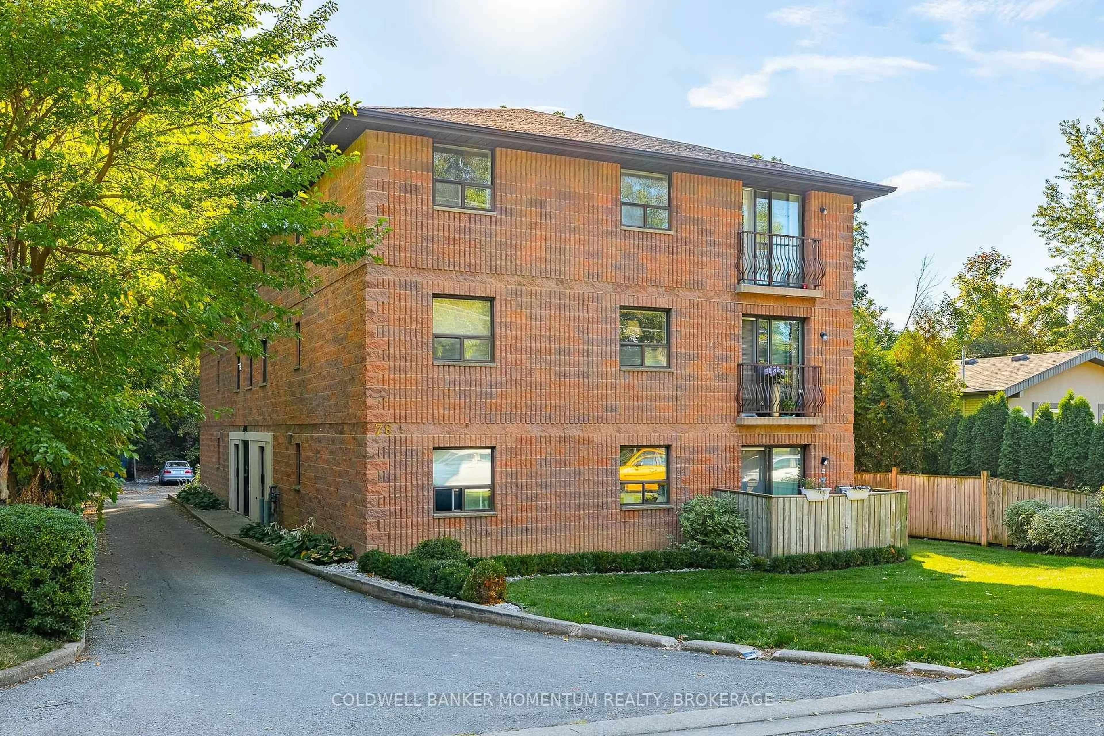 Home with brick exterior material, building for 78 Welland St #301, Thorold Ontario L2V 2C1
