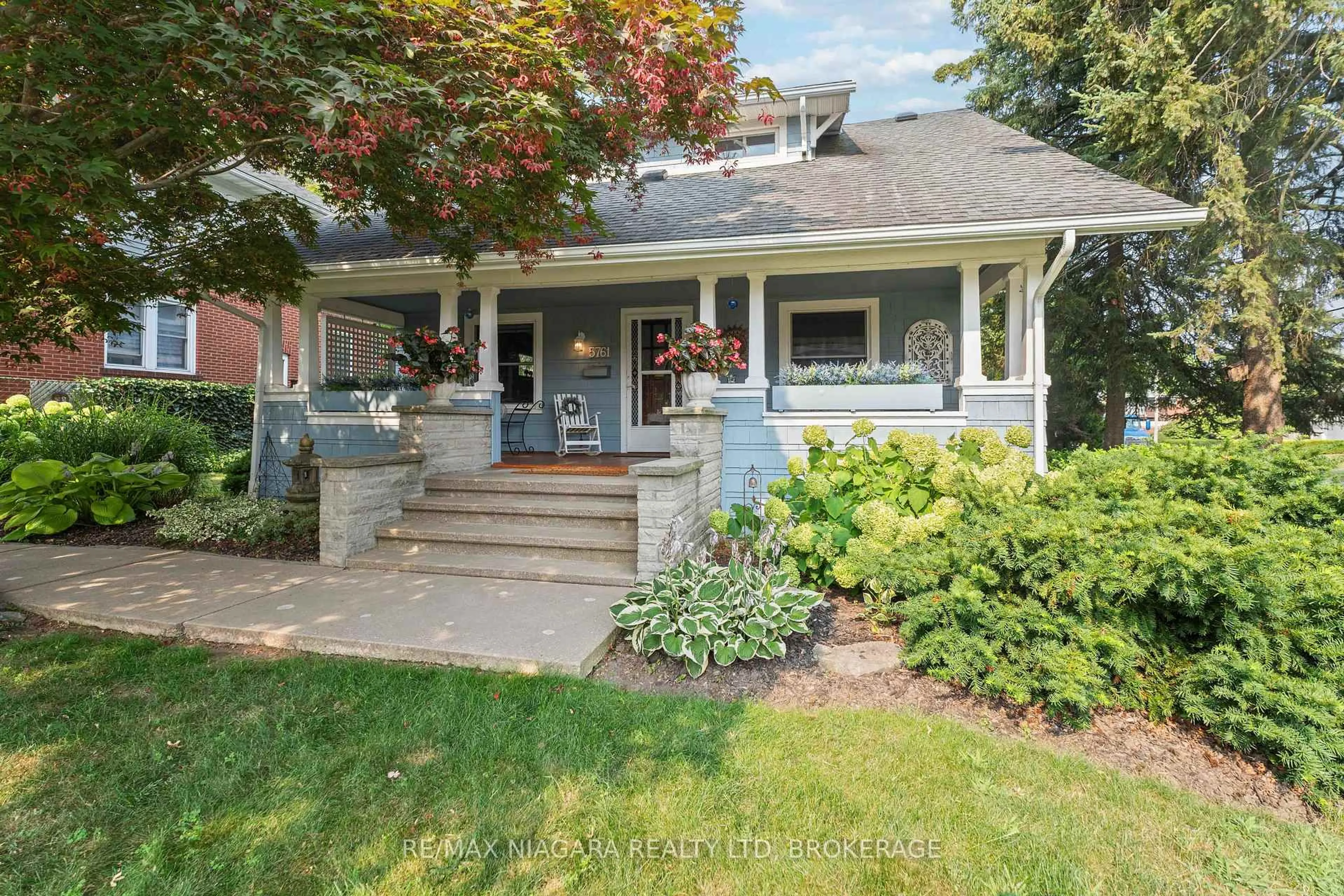 Home with brick exterior material, street for 5761 Prince Edward Ave, Niagara Falls Ontario L2G 5J4