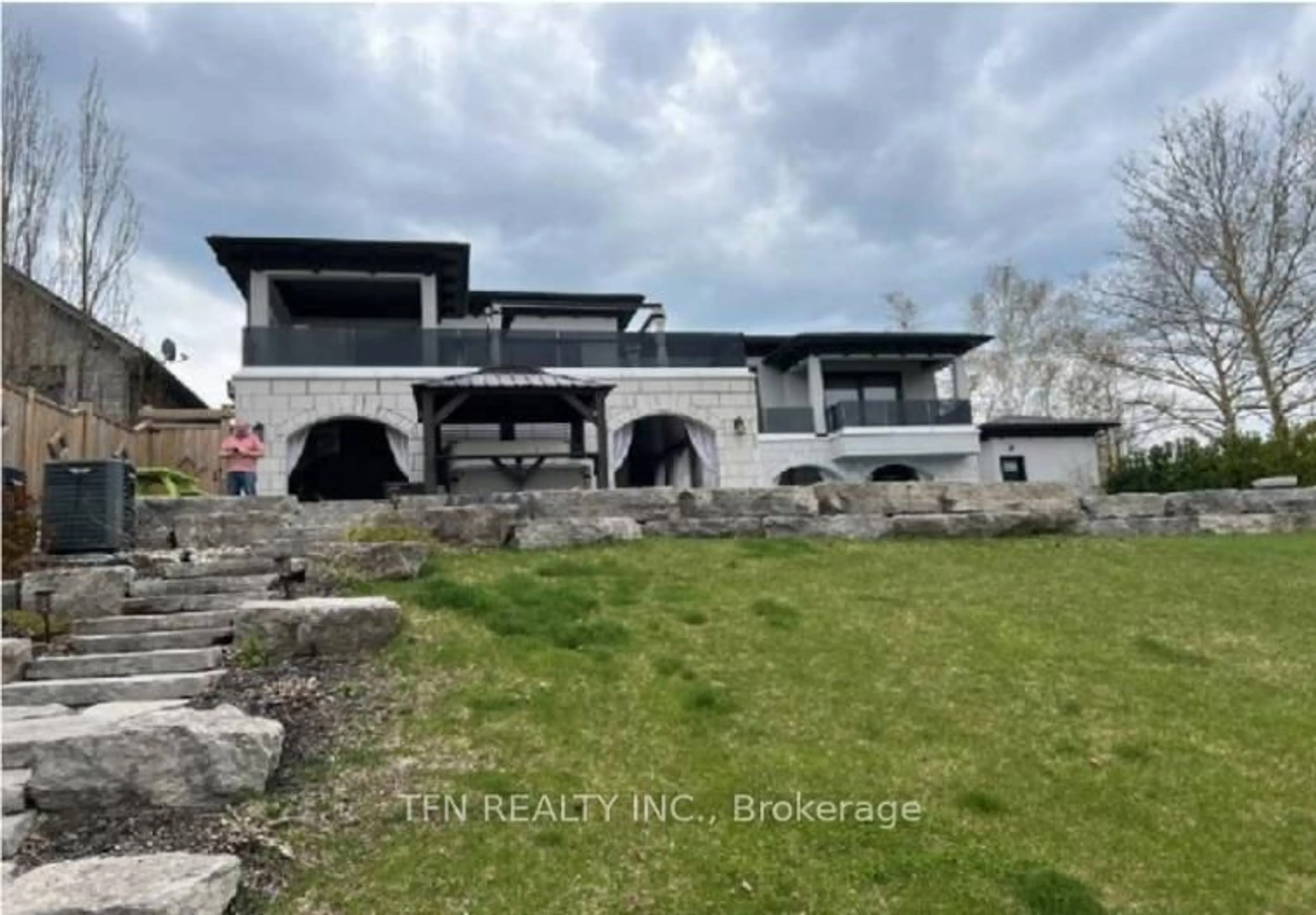 A pic from outside/outdoor area/front of a property/back of a property/a pic from drone, unknown for 67 Donjon Blvd, Norfolk Ontario N0A 1N7