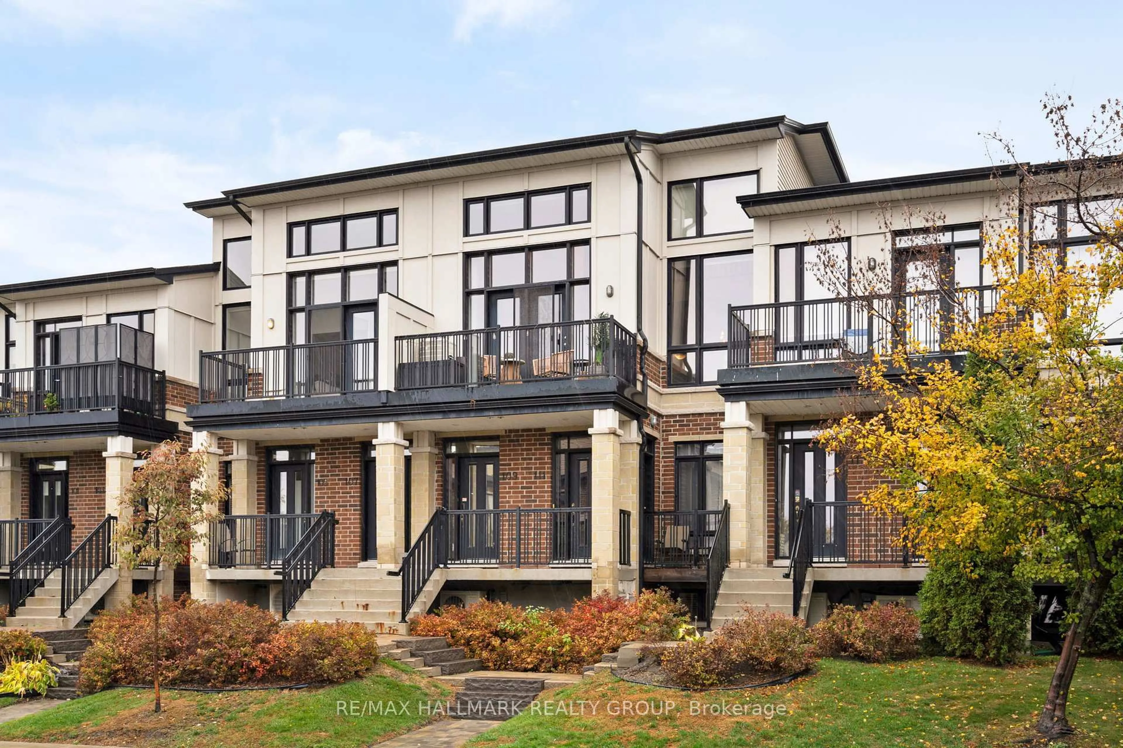 Home with brick exterior material, building for 109 Poplin St, Ottawa Ontario K4M 0G7