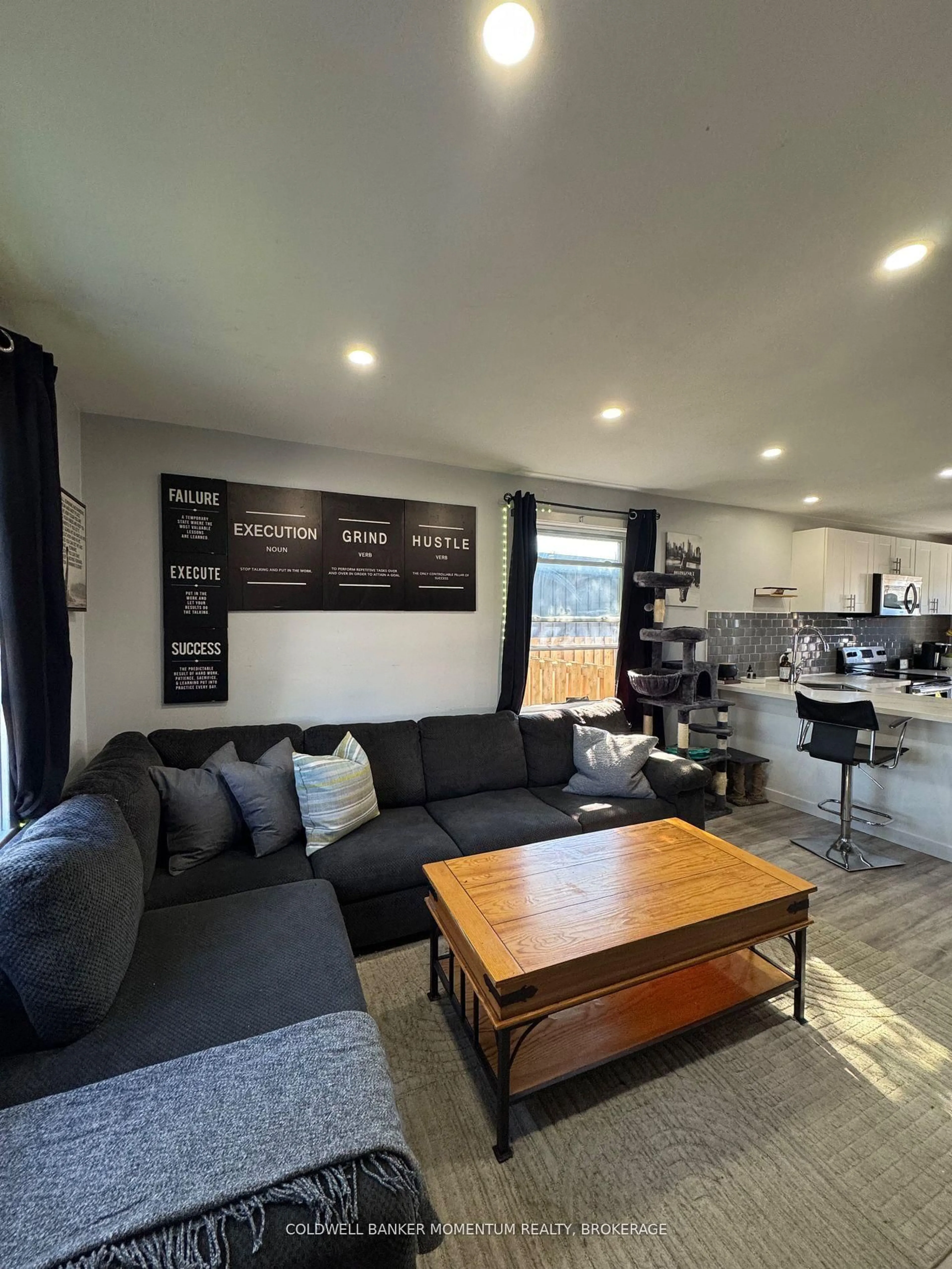 Living room with furniture, unknown for 16 Princess St, St. Catharines Ontario L2P 2P9
