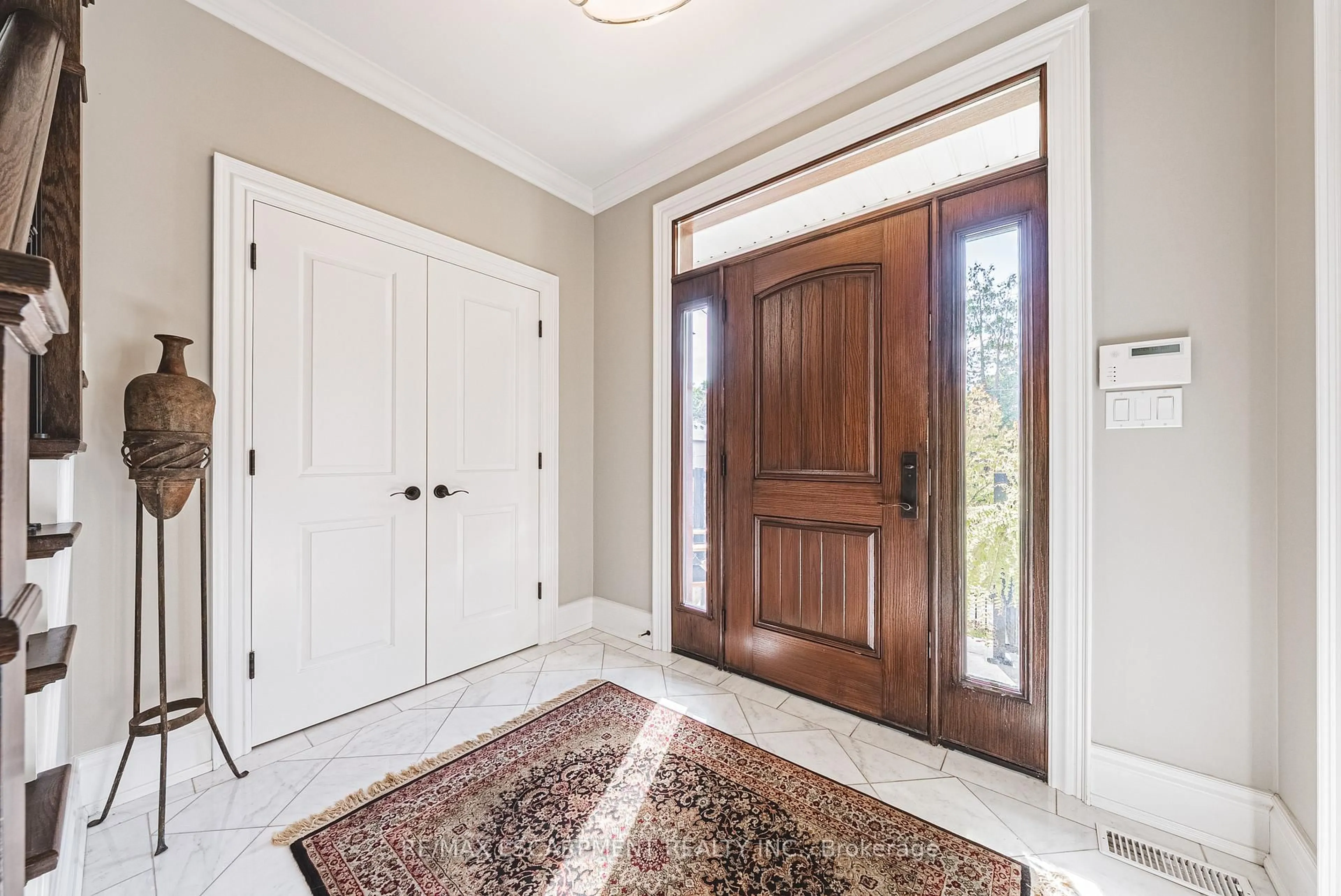 Indoor entryway for 67 Alma St, Hamilton Ontario L9H 2E3