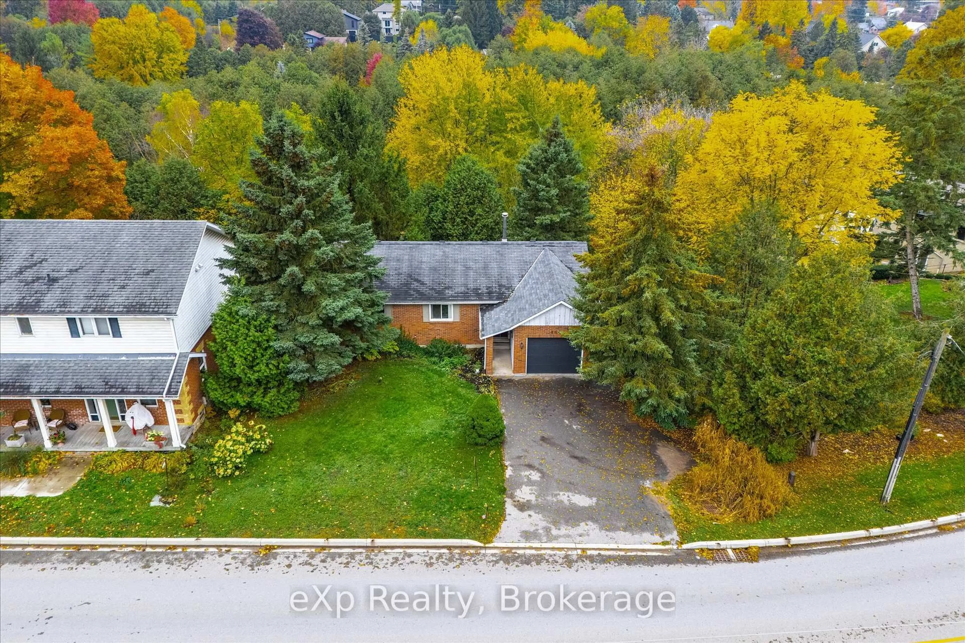 A pic from outside/outdoor area/front of a property/back of a property/a pic from drone, street for 460 Geddes St, Centre Wellington Ontario N0B 1S0