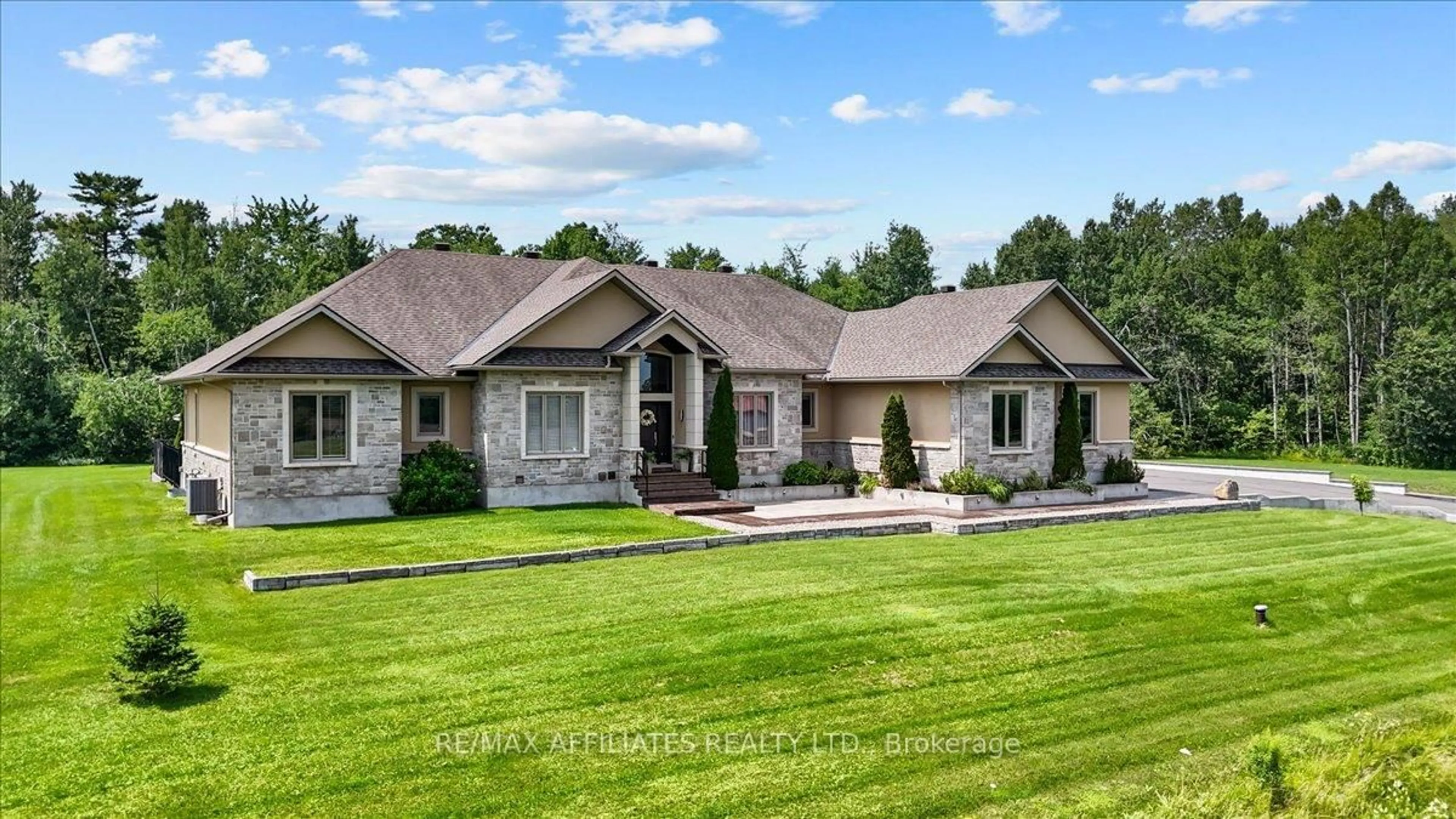 Home with brick exterior material, unknown for 1610 Linkland Crt, Cumberland Ontario K4C 0A5
