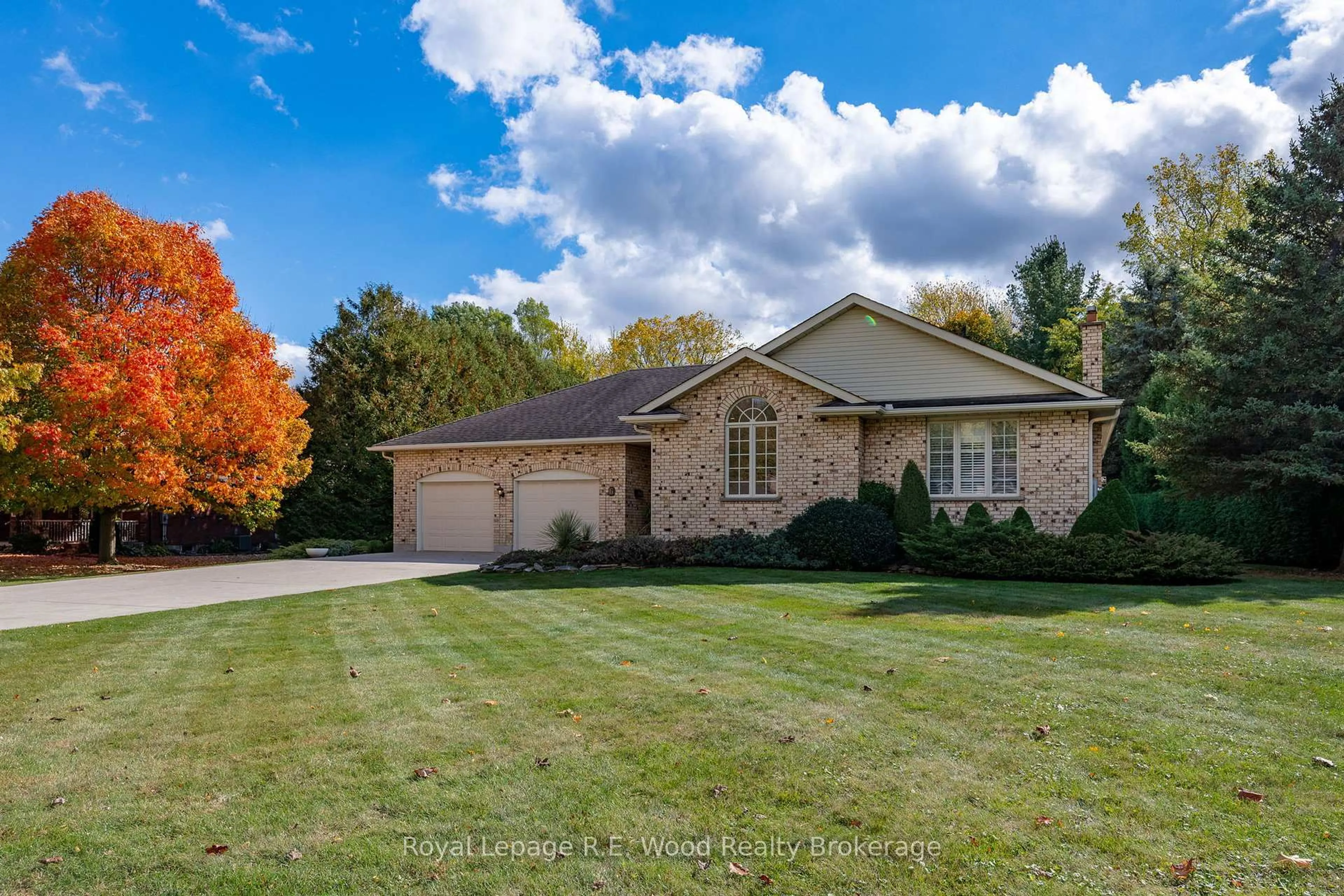 Home with brick exterior material, unknown for 39710 Shady Lane Cres, Southwold Ontario N5P 3T2
