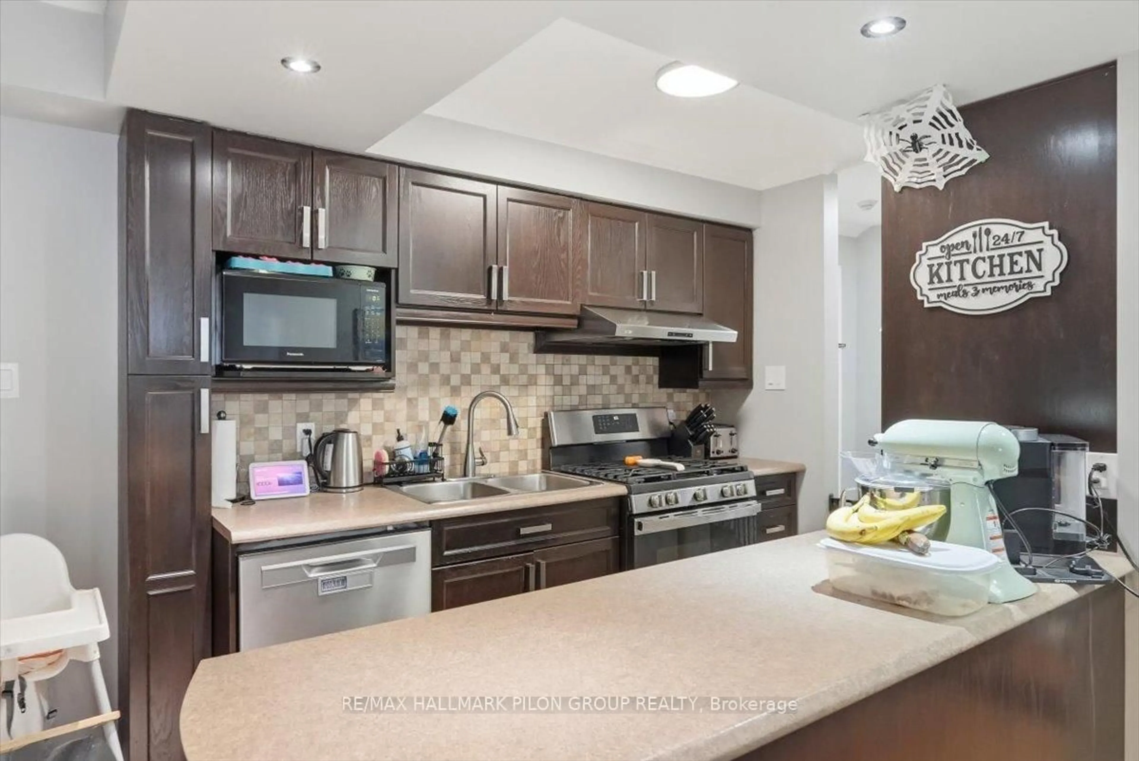 Unknown for 902 Notre Dame St #100, Russell Ontario K0A 1W0
