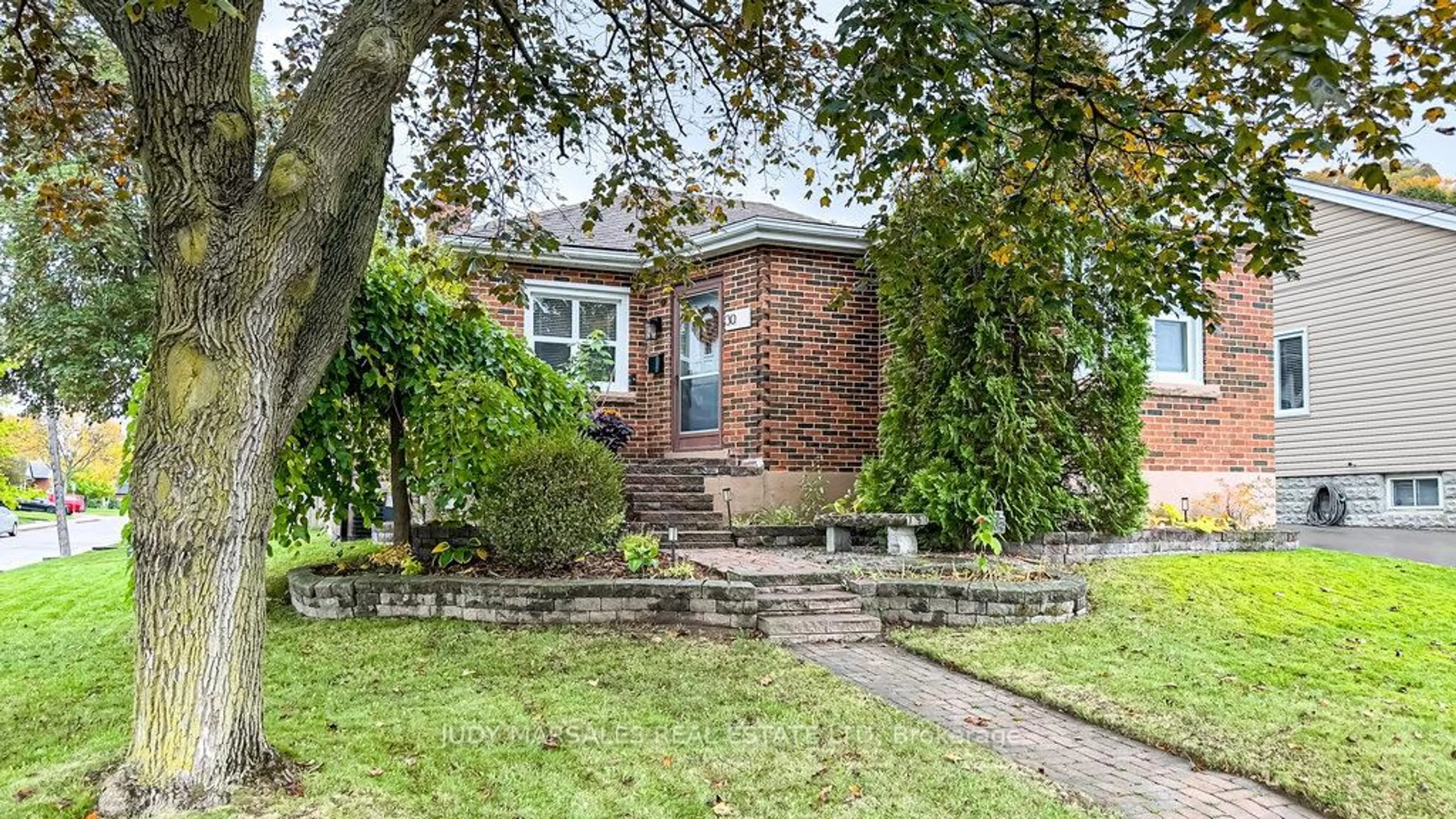 Home with brick exterior material, street for 30 Montrose Ave, Hamilton Ontario L8K 4X9