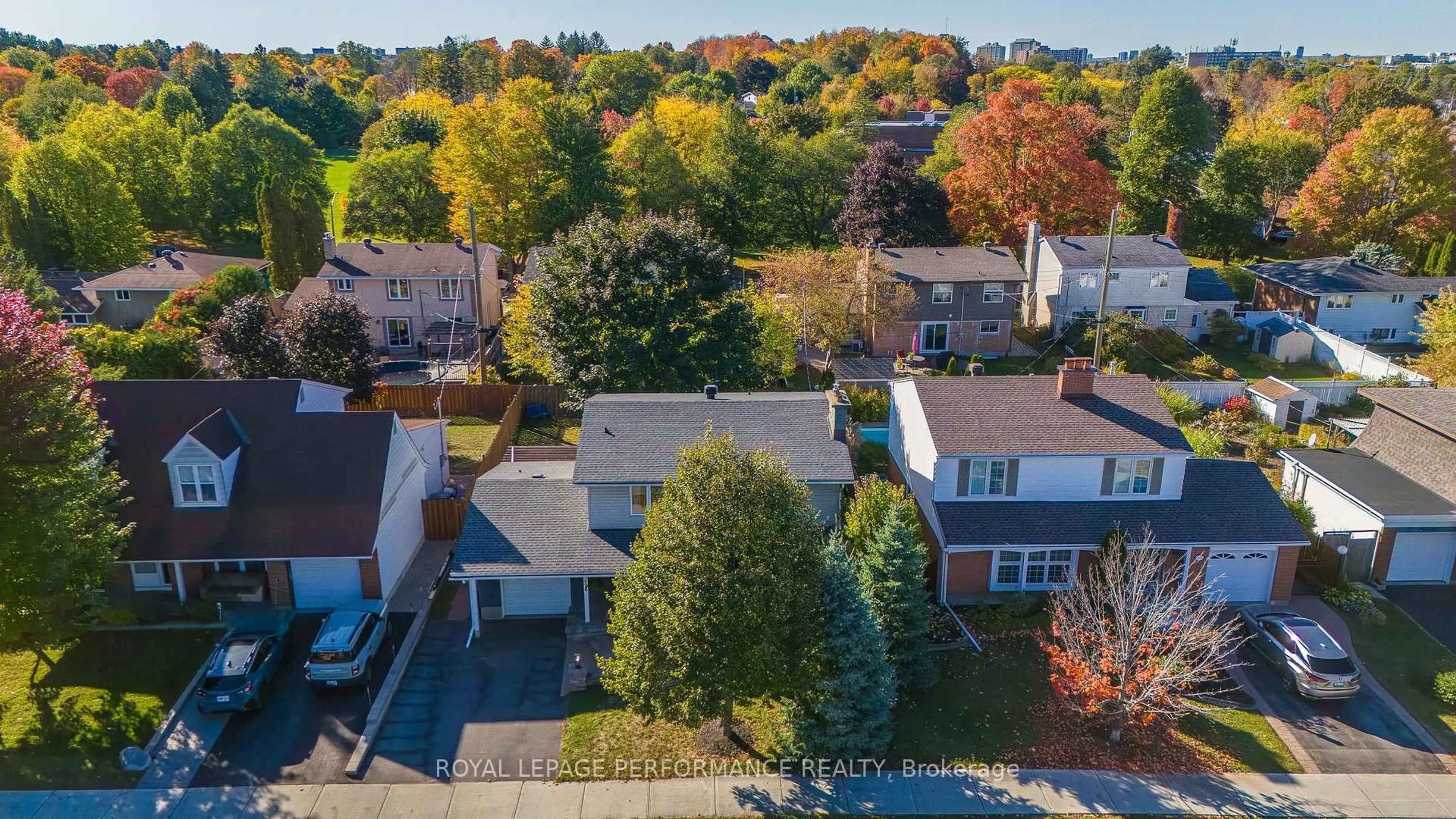 A pic from outside/outdoor area/front of a property/back of a property/a pic from drone, street for 3026 Southmore Dr, Ottawa Ontario K1V 6Z4
