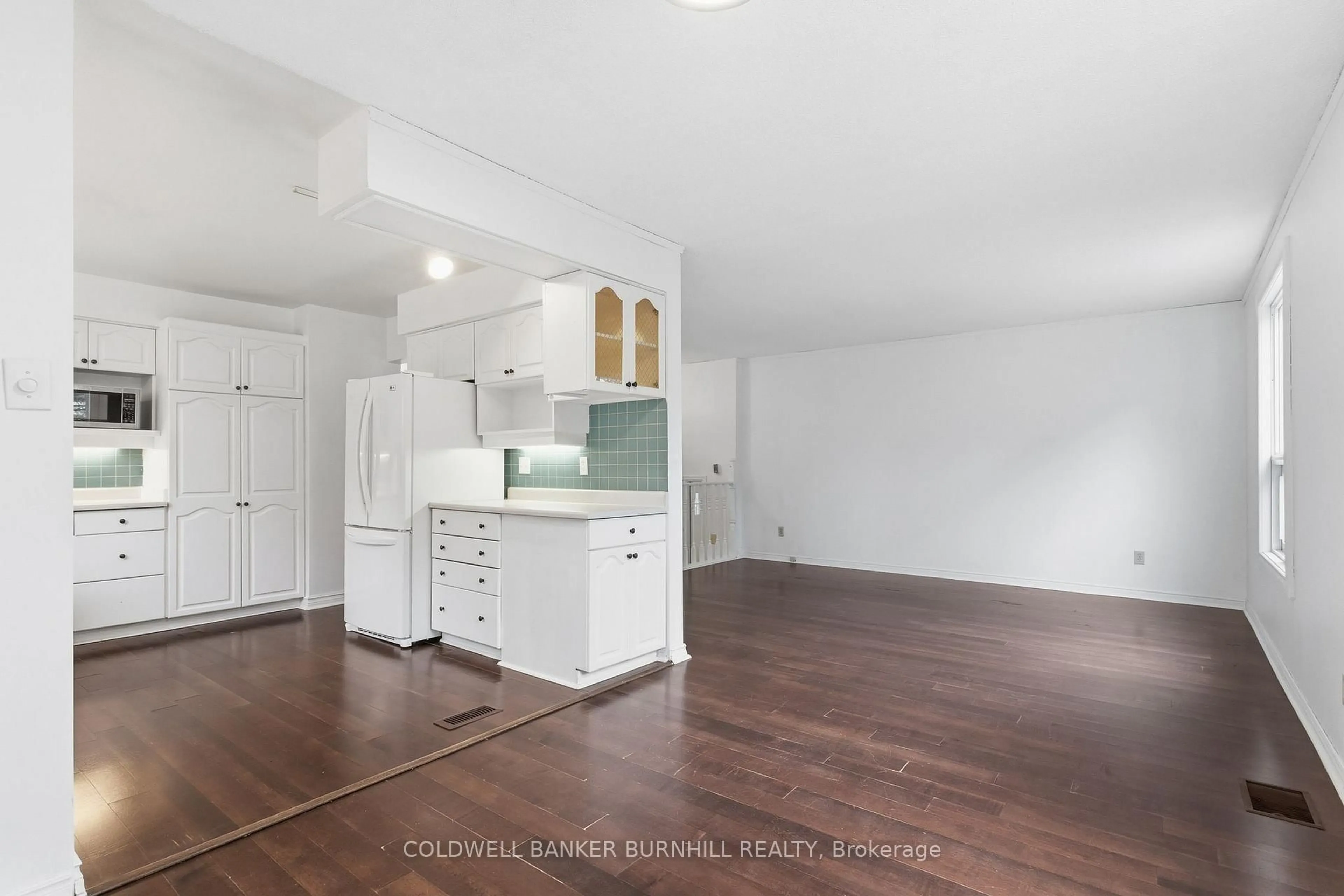 Open concept kitchen, unknown for 26 October Pl, Brantford Ontario N3R 7B4