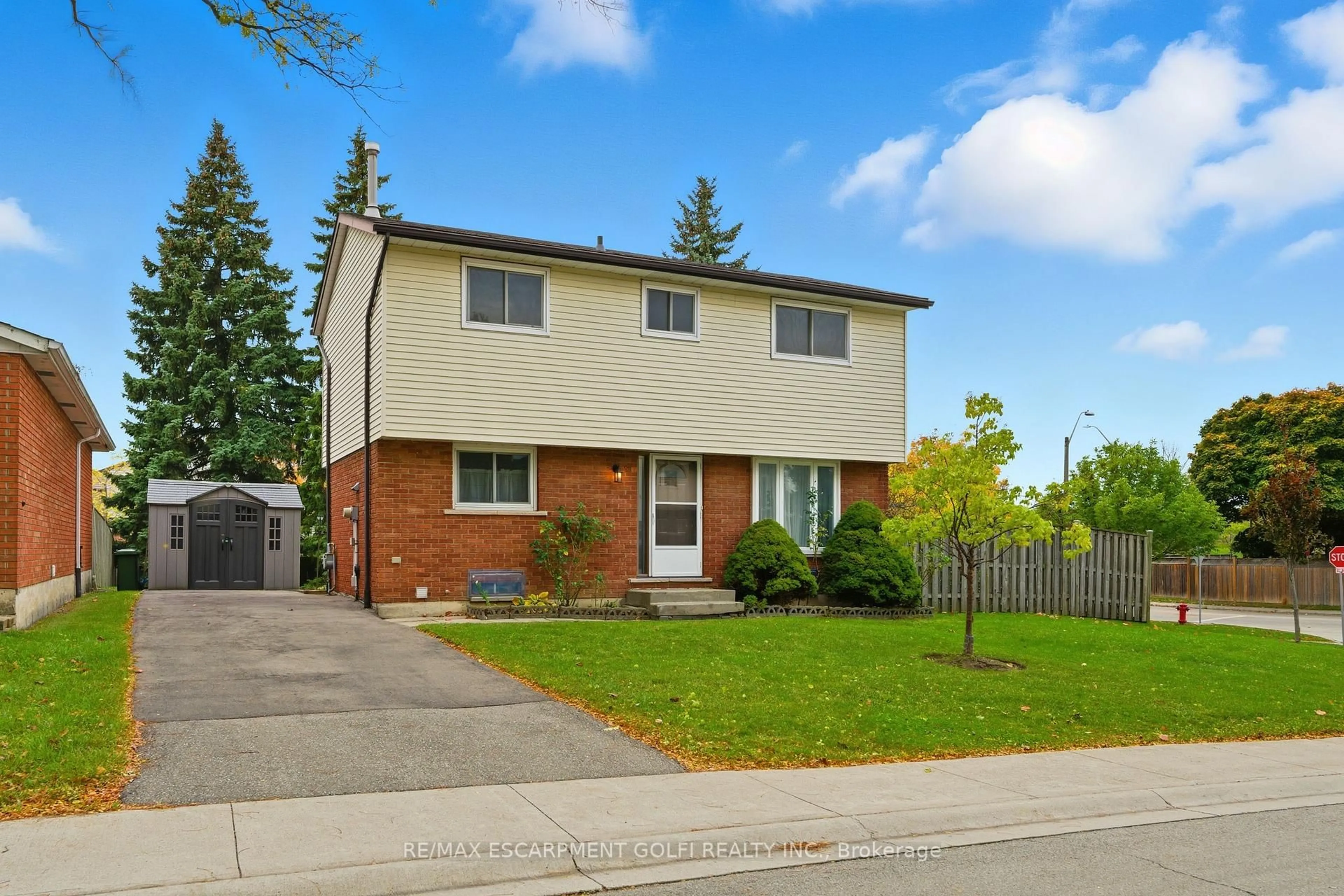 Home with brick exterior material, street for 28 Bacall Cres, Hamilton Ontario L8T 4W9