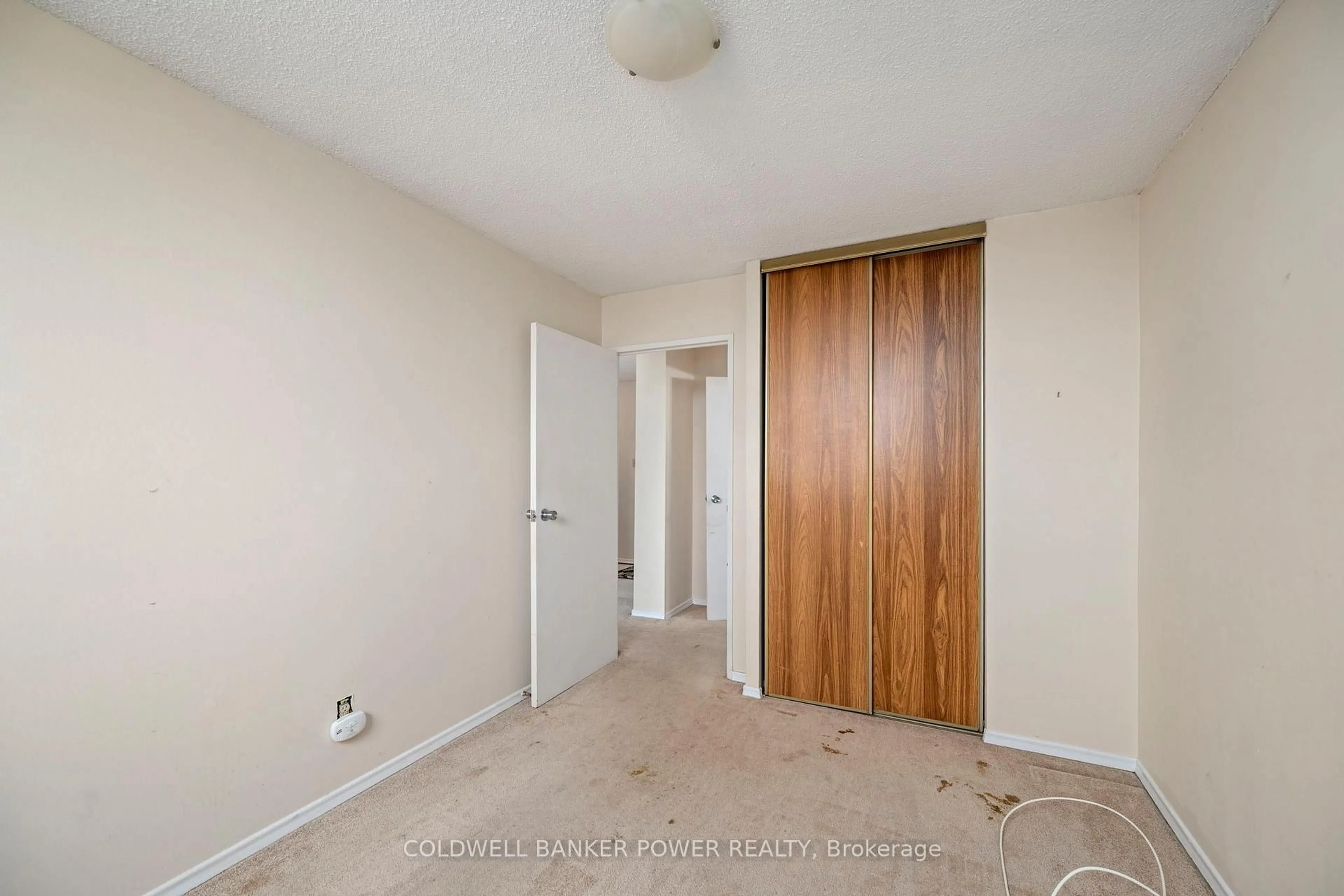 A pic of a room for 1105 Jalna Blvd #1105, London South Ontario N6E 2S9
