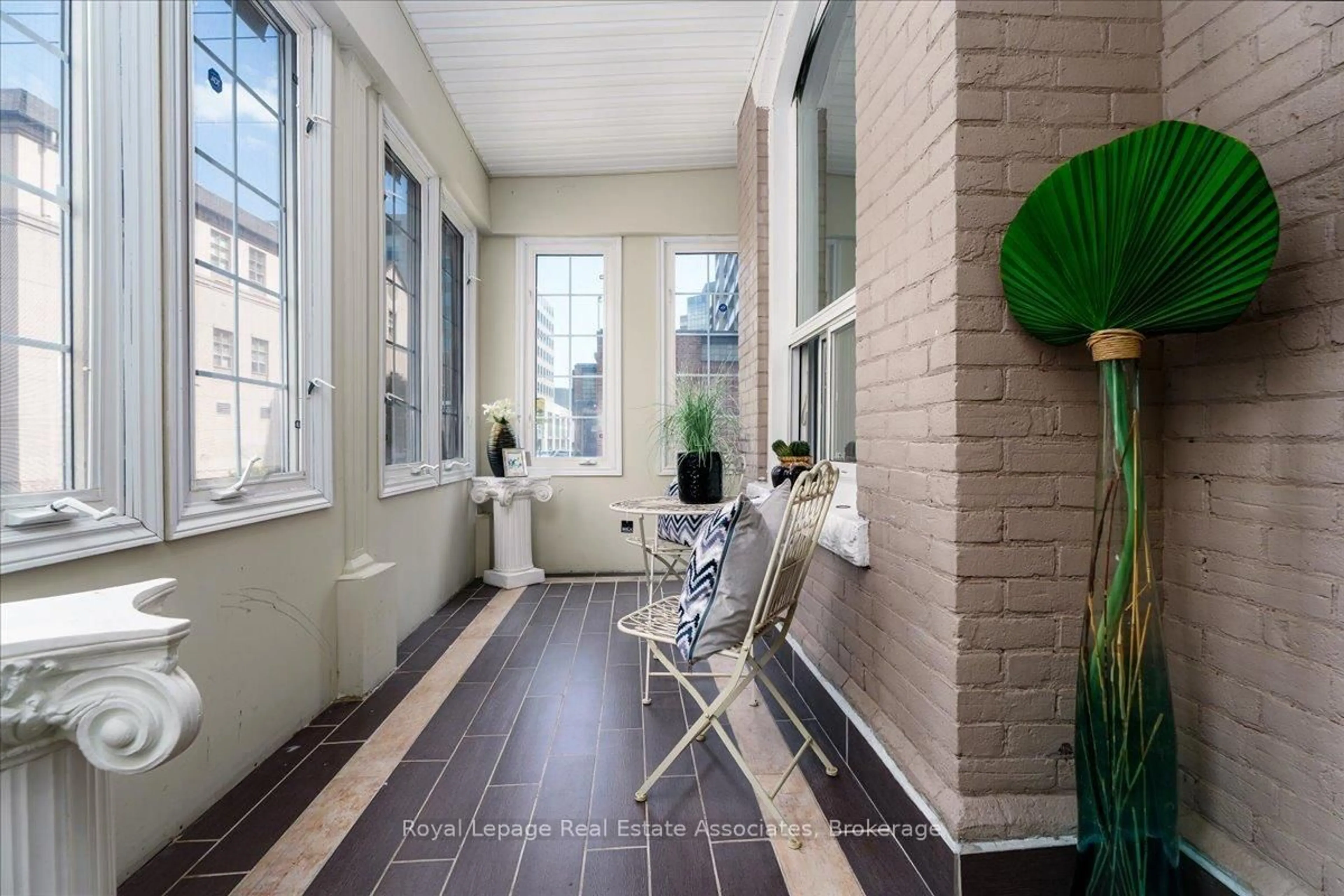 Indoor entryway for 123 Market St, Hamilton Ontario L8R 1N7