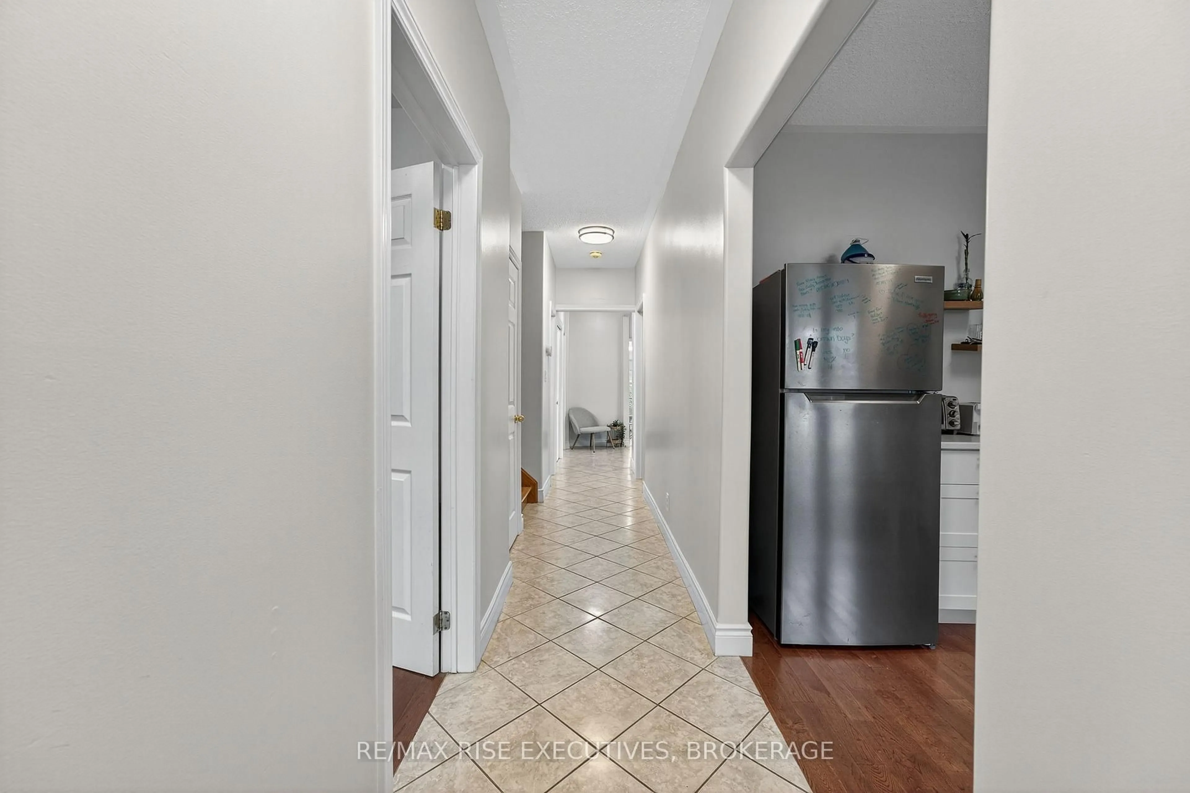 Indoor entryway for 47 Livingston St, Kingston Ontario K7L 4L1