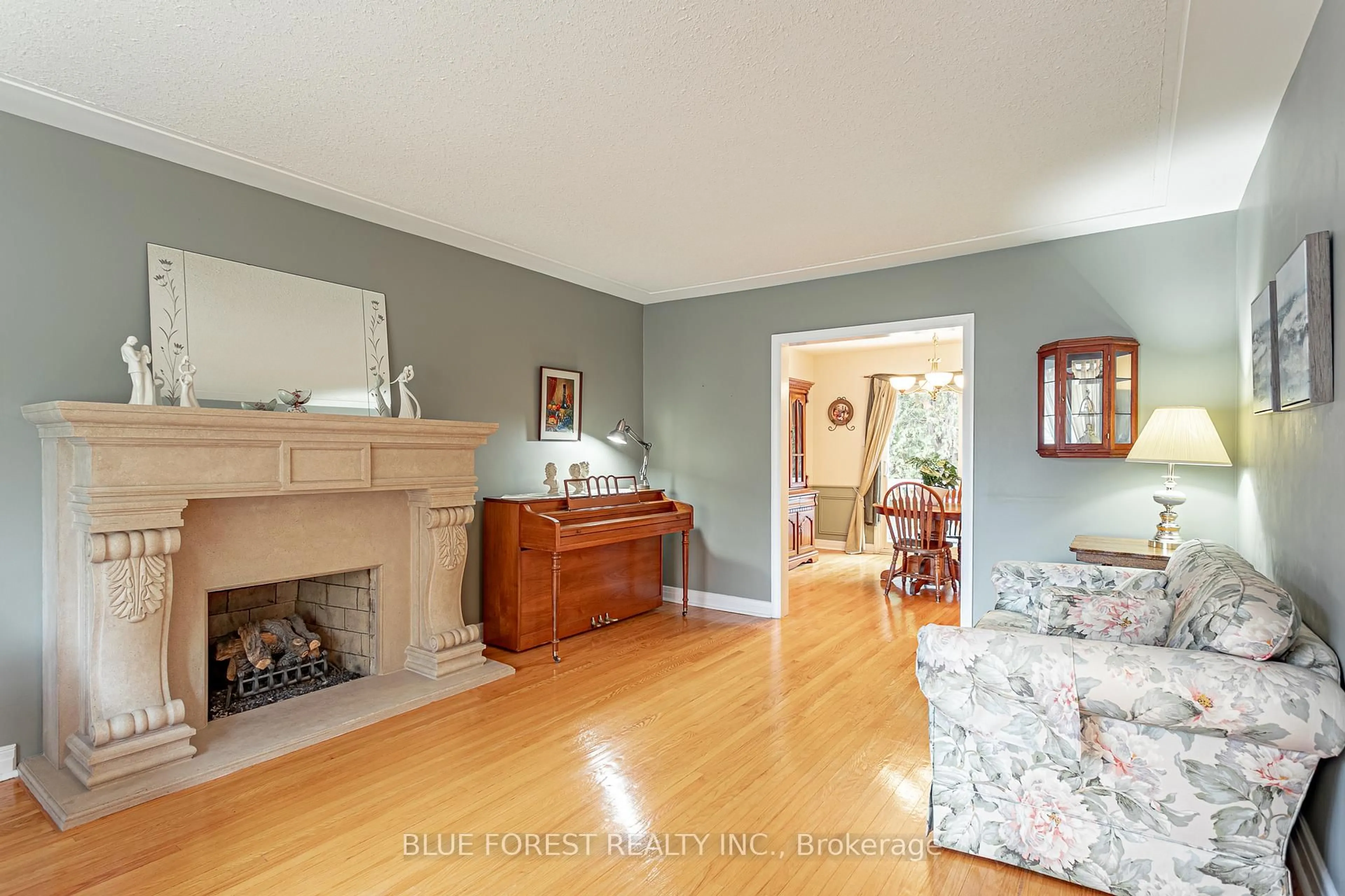 Unknown for 836 Westbury Cres, London South Ontario N6J 3C9
