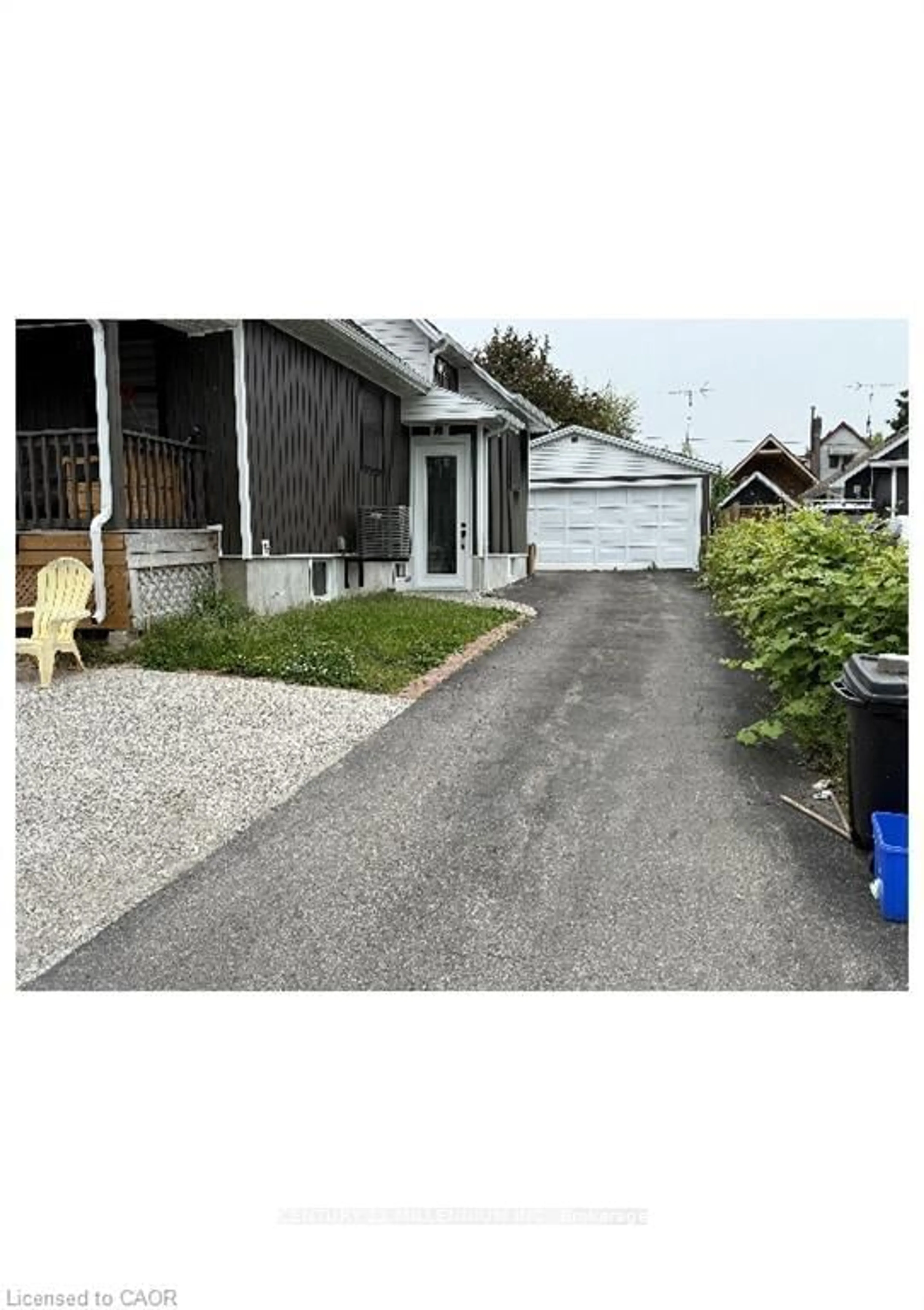 A pic from outside/outdoor area/front of a property/back of a property/a pic from drone, street for 4123 Hickson Ave, Niagara Falls Ontario L2E 3K1