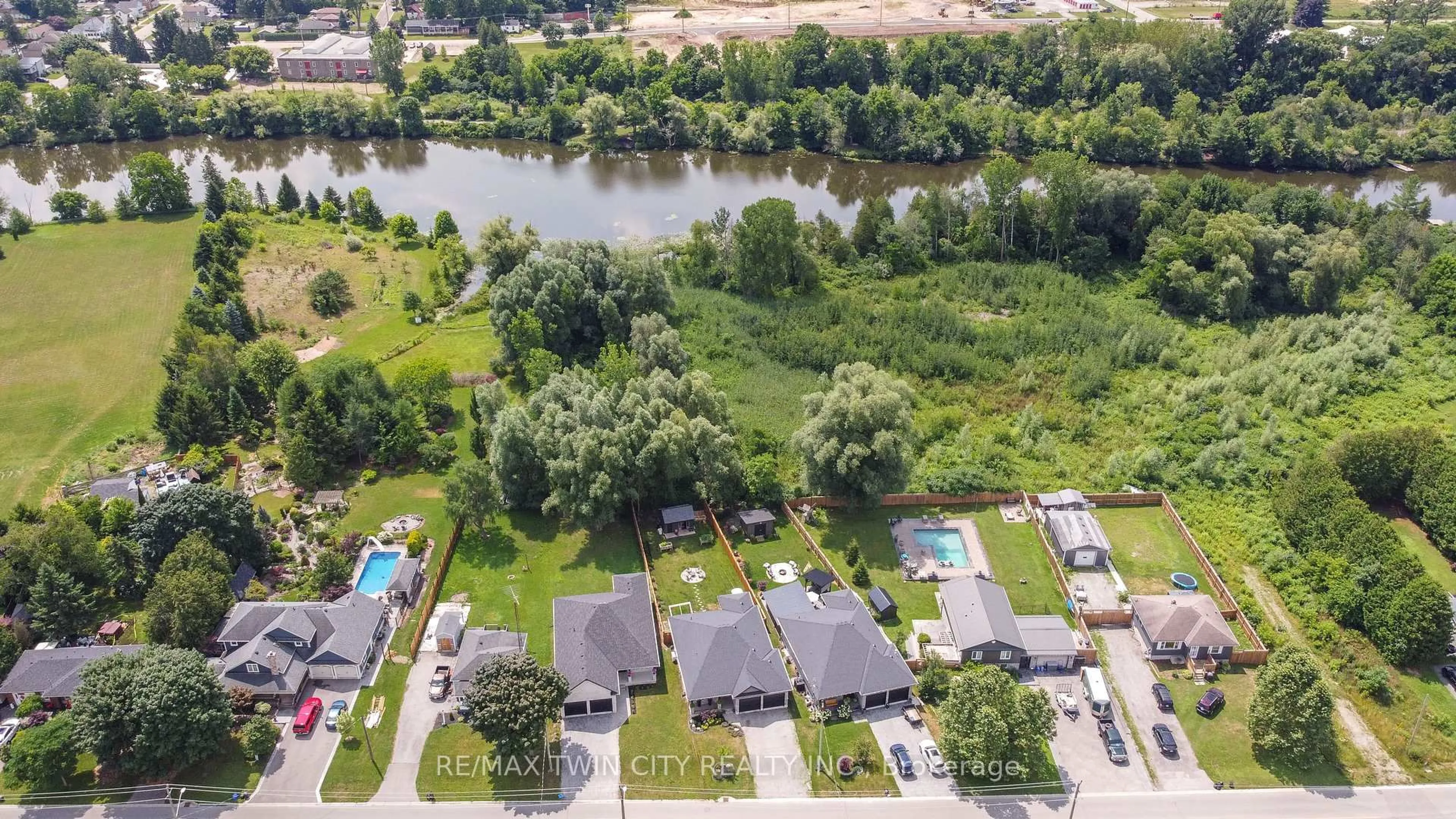 A pic from outside/outdoor area/front of a property/back of a property/a pic from drone, water/lake/river/ocean view for 174 Mechanic St, Norfolk Ontario N0E 1Y0
