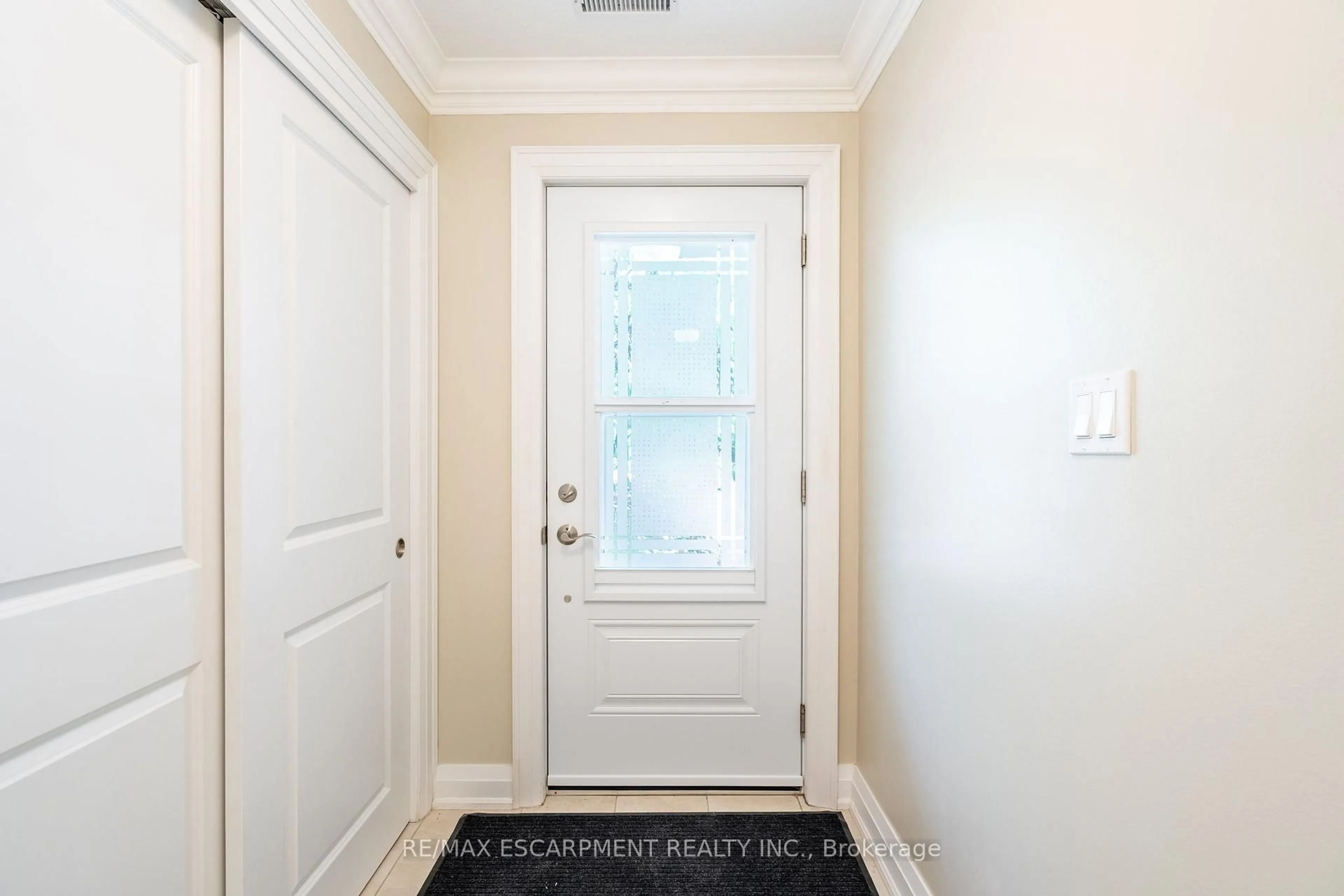 Indoor entryway for 1 Archdeacon Clark Tr, Hamilton Ontario L9B 2M2