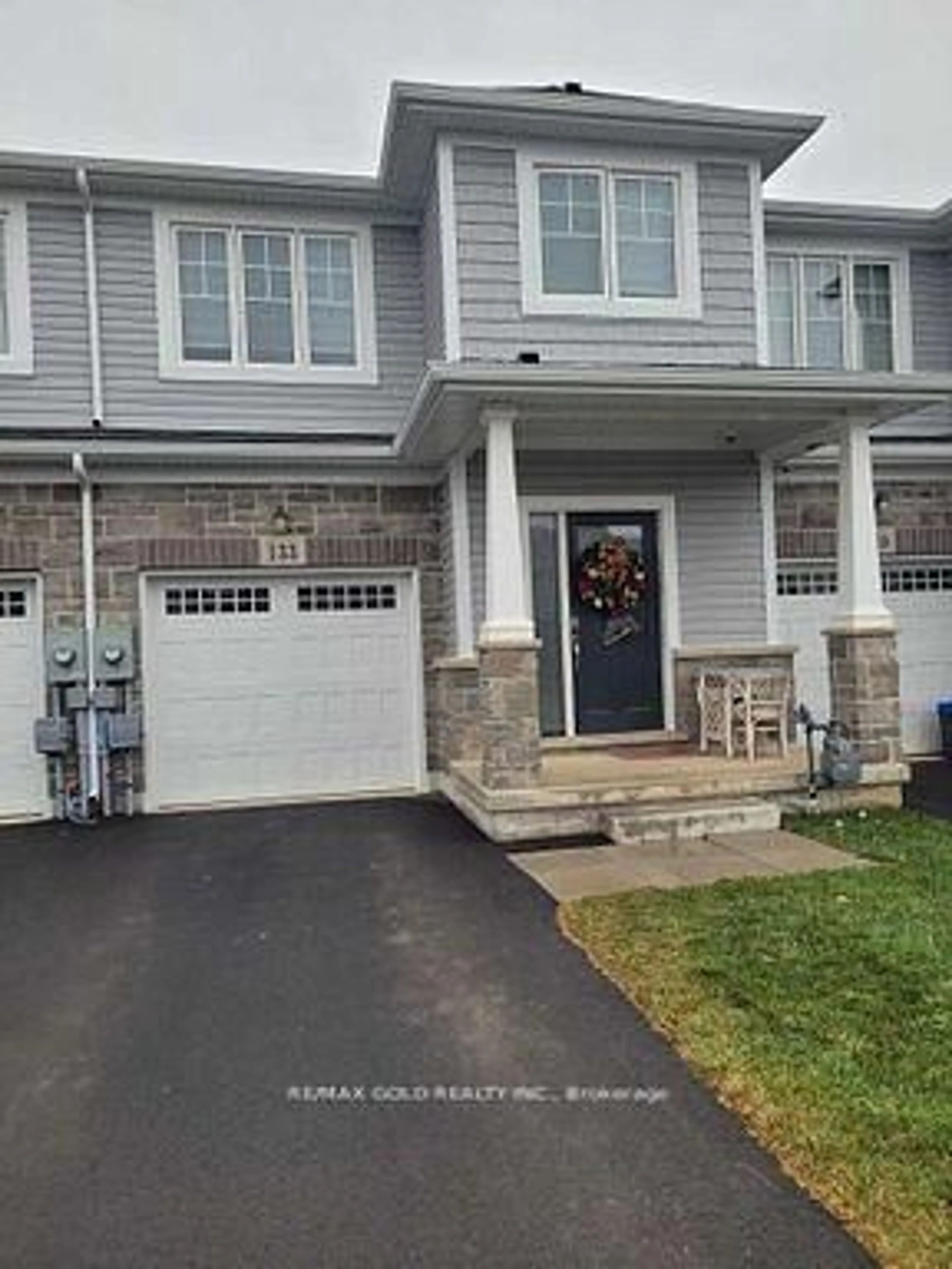 Home with vinyl exterior material, street for 133 Sunflower Pl, Welland Ontario L3C 0H9