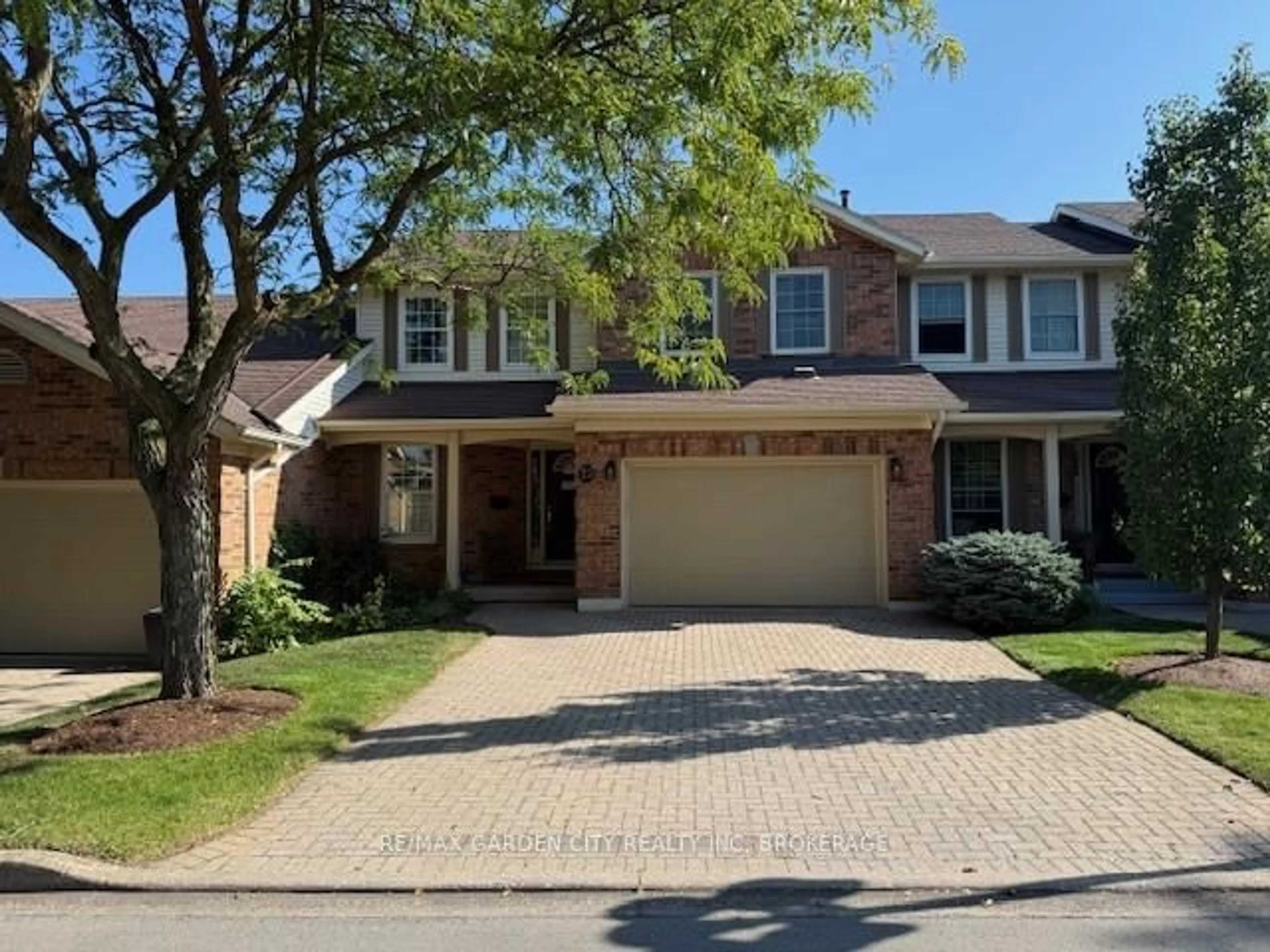 Home with brick exterior material, street for 141 Welland Vale Rd #23, St. Catharines Ontario L2S 3S7